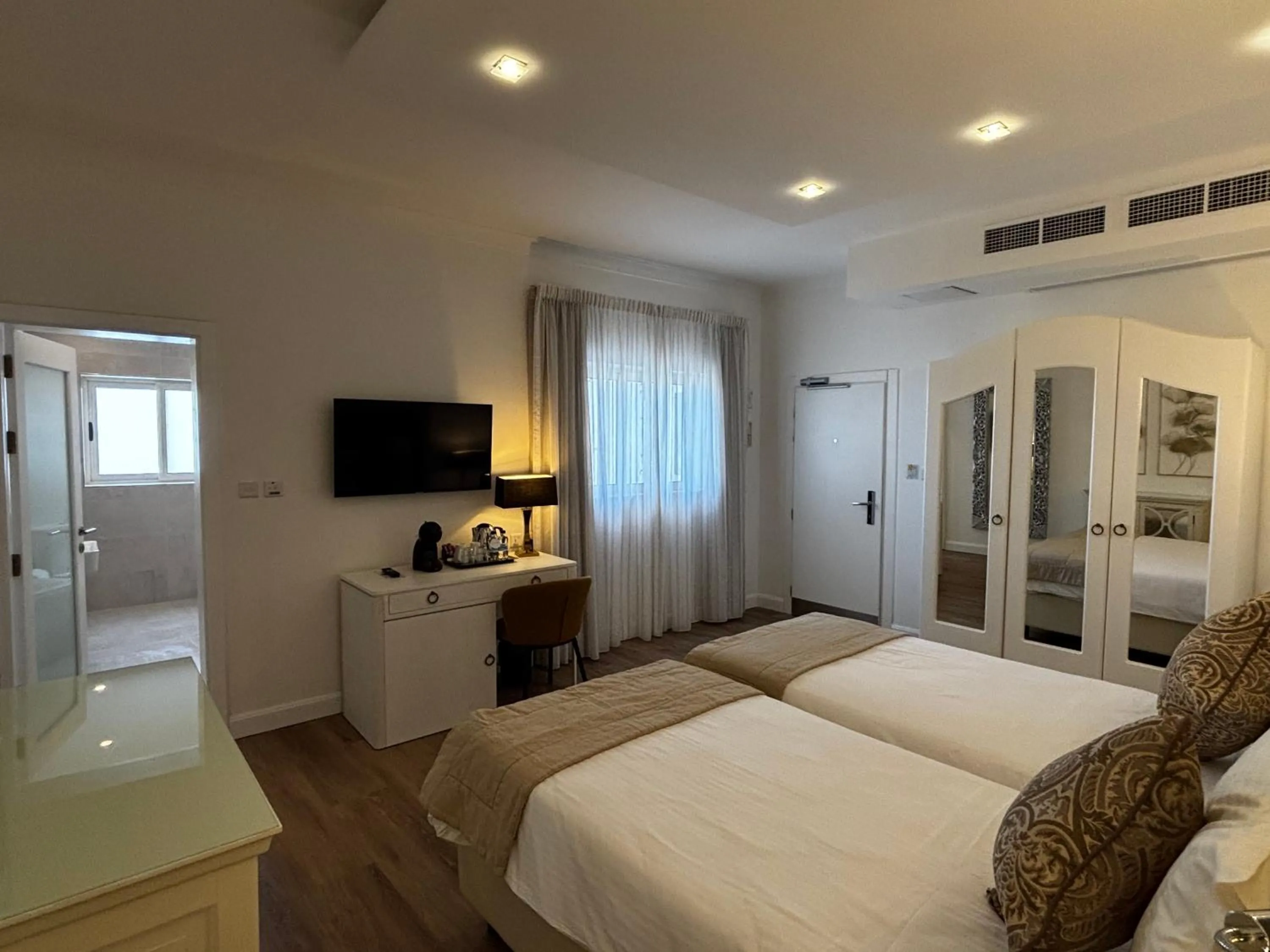 Bed in Osborne Hotel