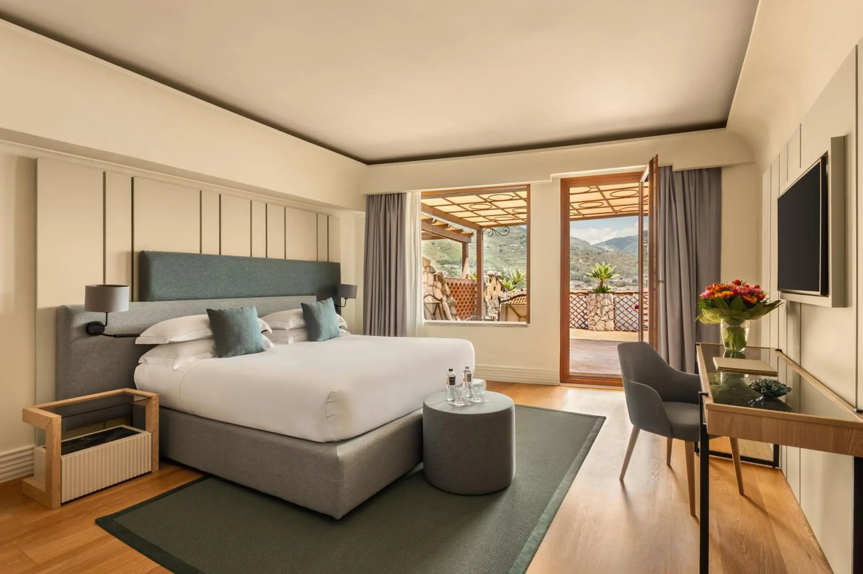 Bed in Atlantis Bay - The Leading Hotels of the World Bed in Atlantis Bay - The Leading Hotels of the World