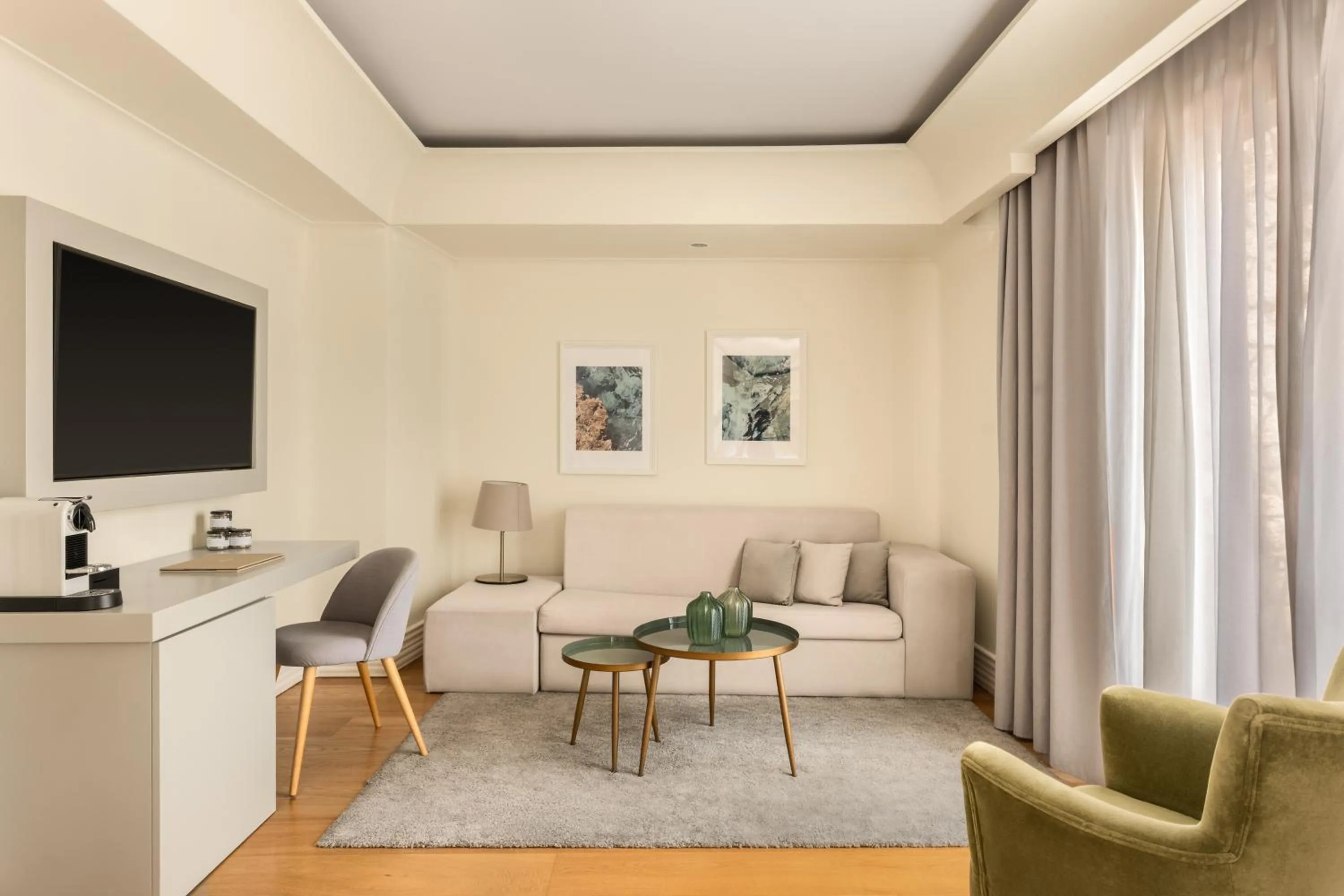 Living room in Atlantis Bay - The Leading Hotels of the World