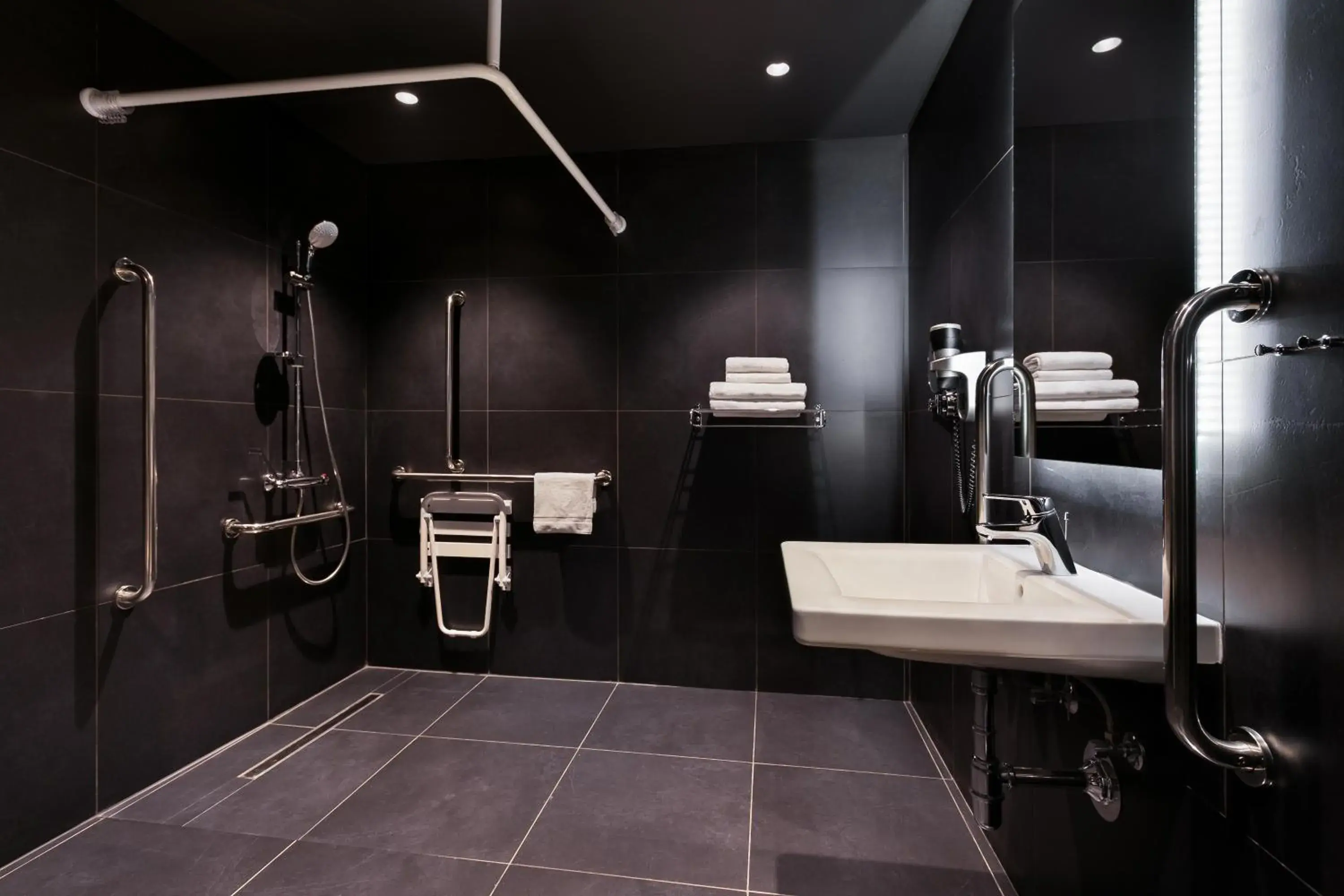 Bathroom in Verdi Gzira Promenade Bathroom in Verdi Gzira Promenade