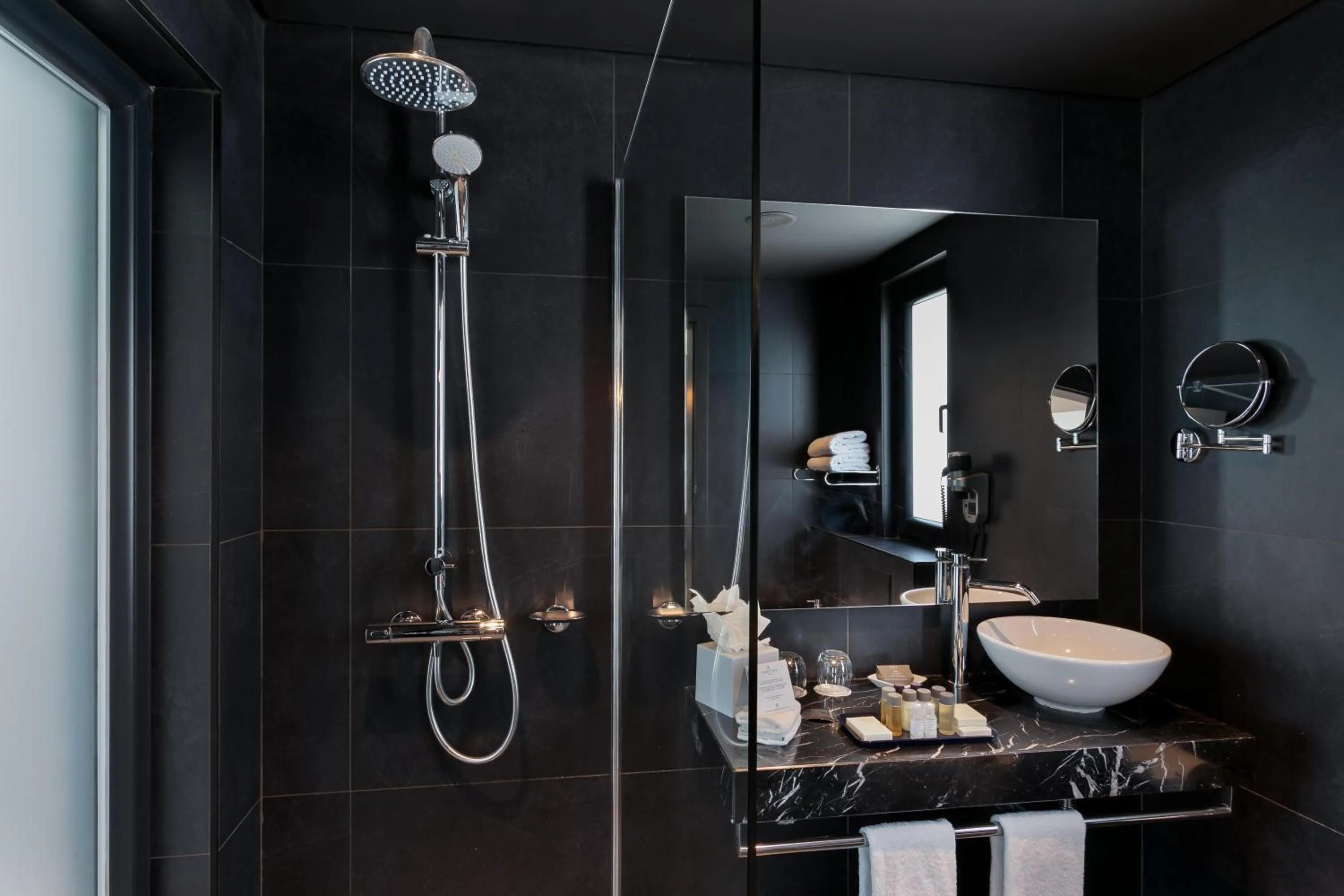 Shower in Verdi Gzira Promenade