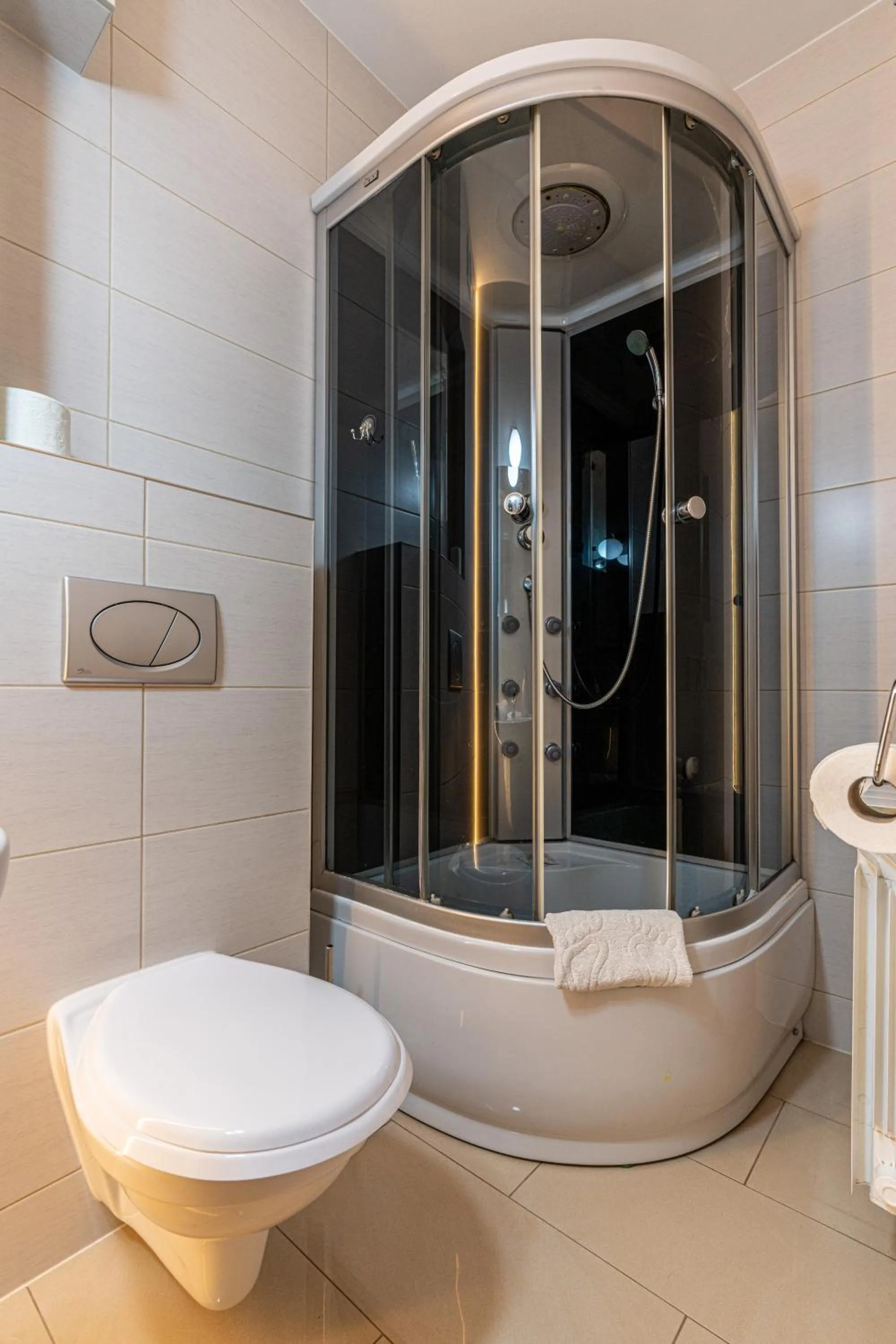 Shower in Leśny Dworek Biały Dunajec