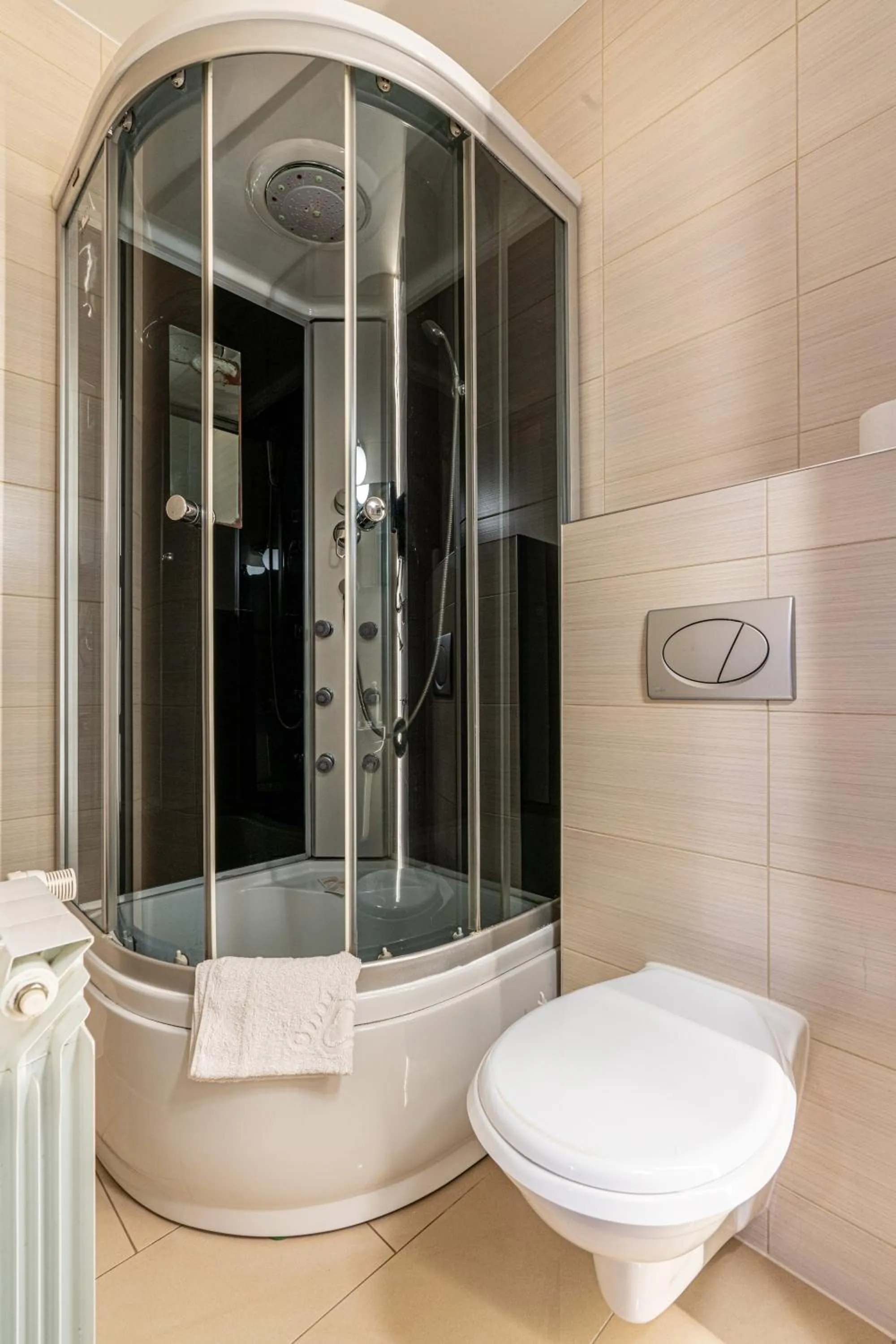 Shower in Leśny Dworek Biały Dunajec