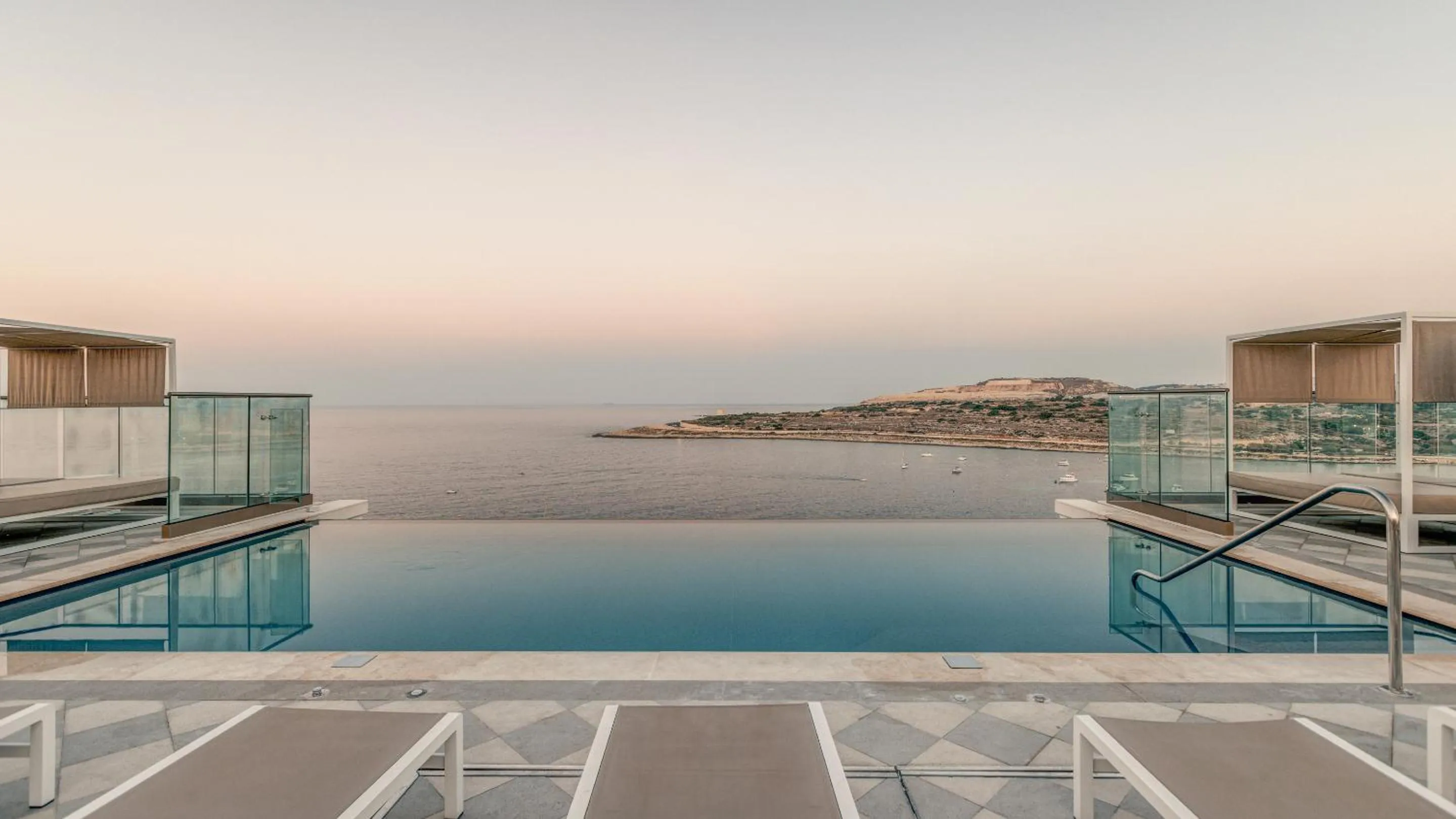 Pool view in AX ODYCY Hotel