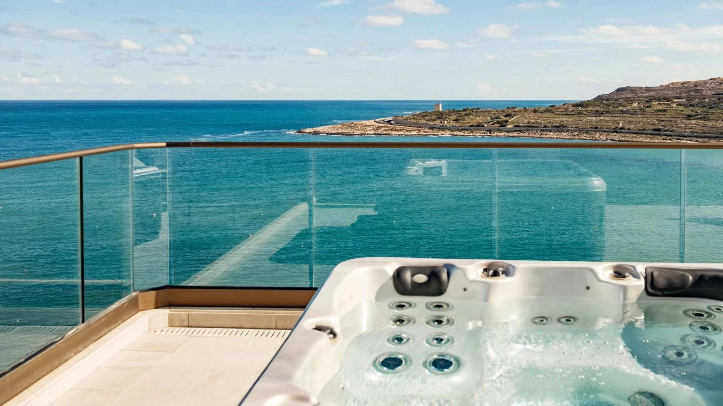 Hot Tub in AX ODYCY Hotel