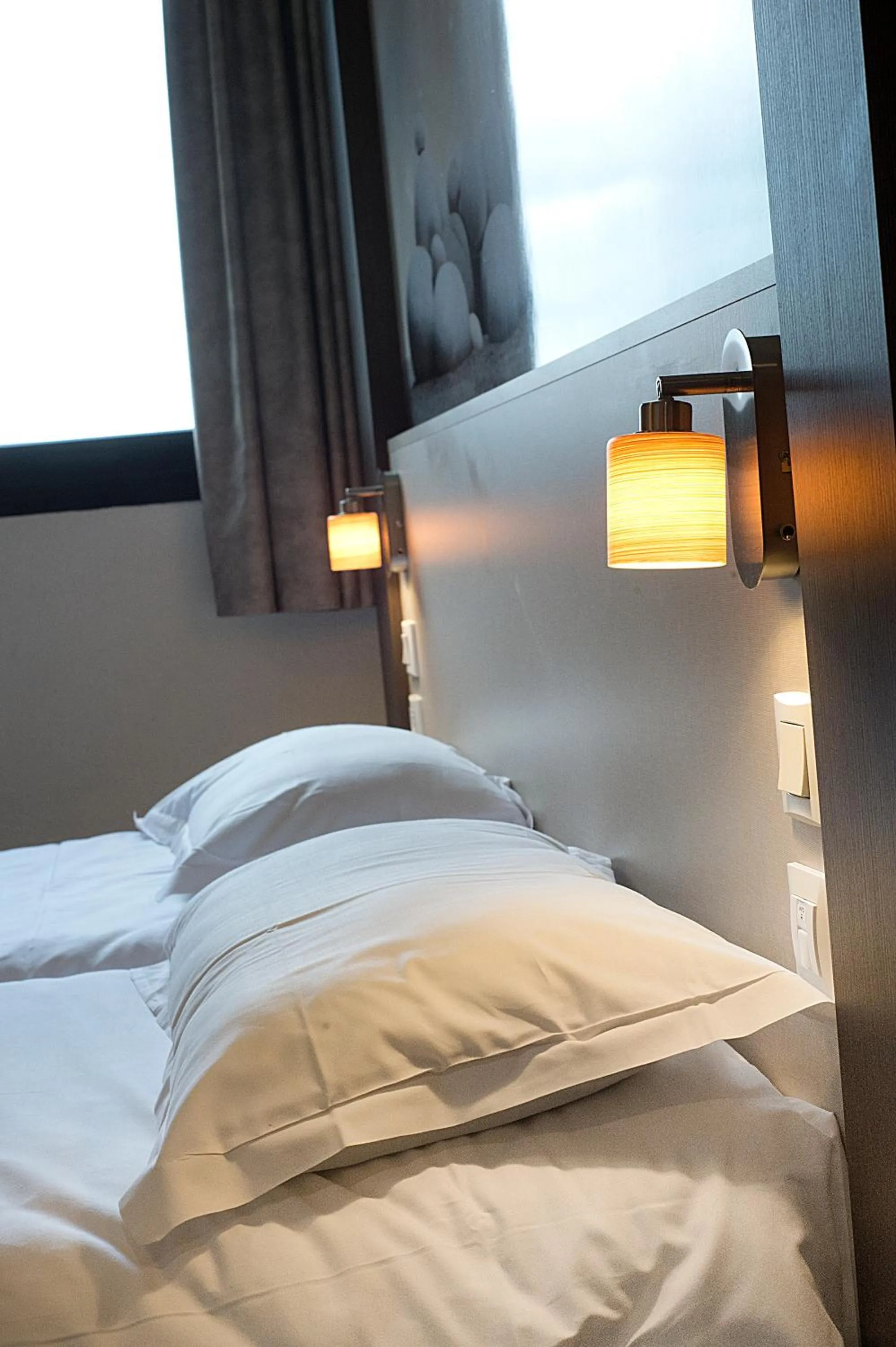 Decorative detail, Bed in The Originals City, Hôtel Clermont-Ferrand Sud Aubière