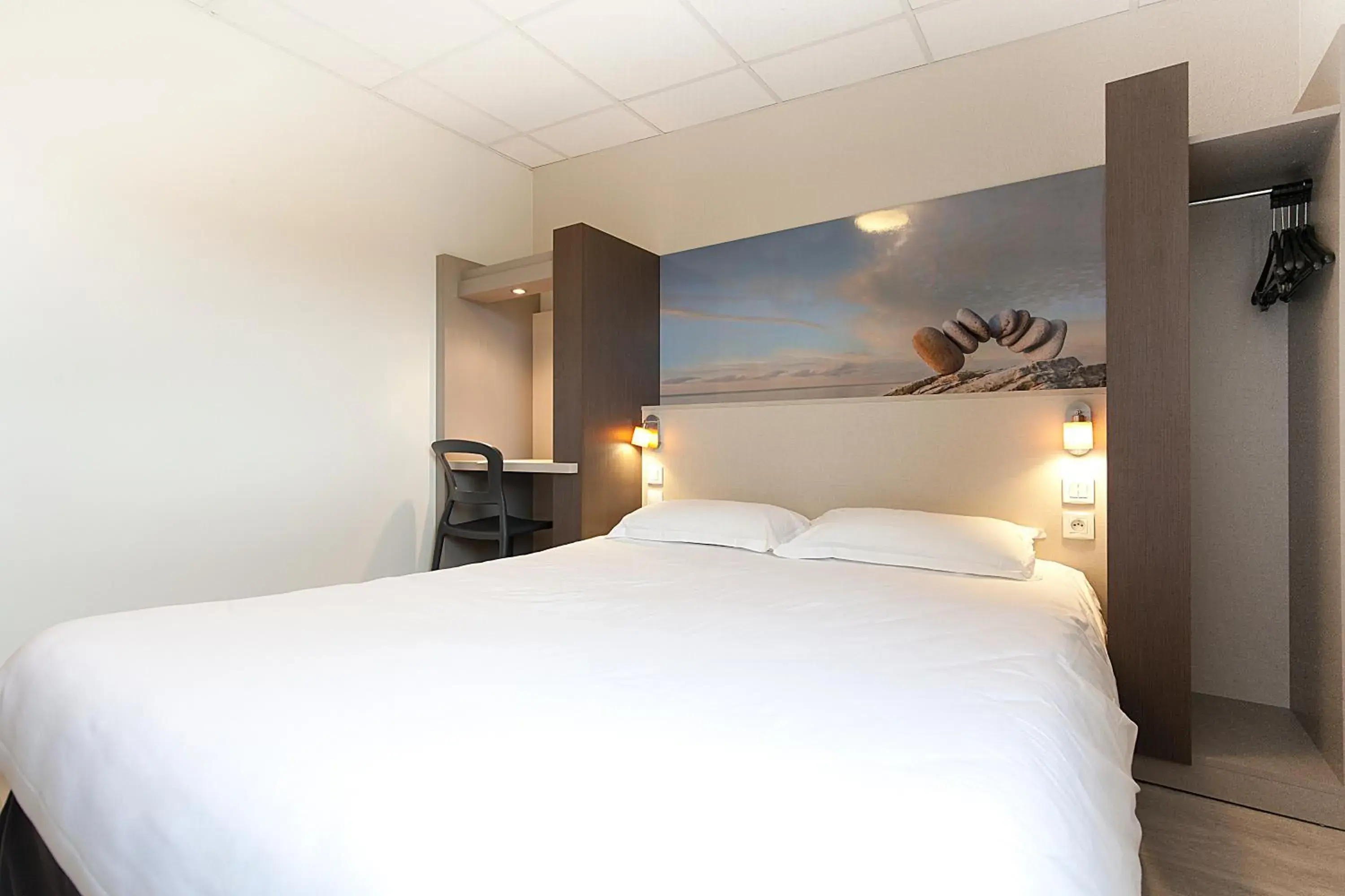 Bed in The Originals City, Hôtel Clermont-Ferrand Sud Aubière Bed in The Originals City, Hôtel Clermont-Ferrand Sud Aubière