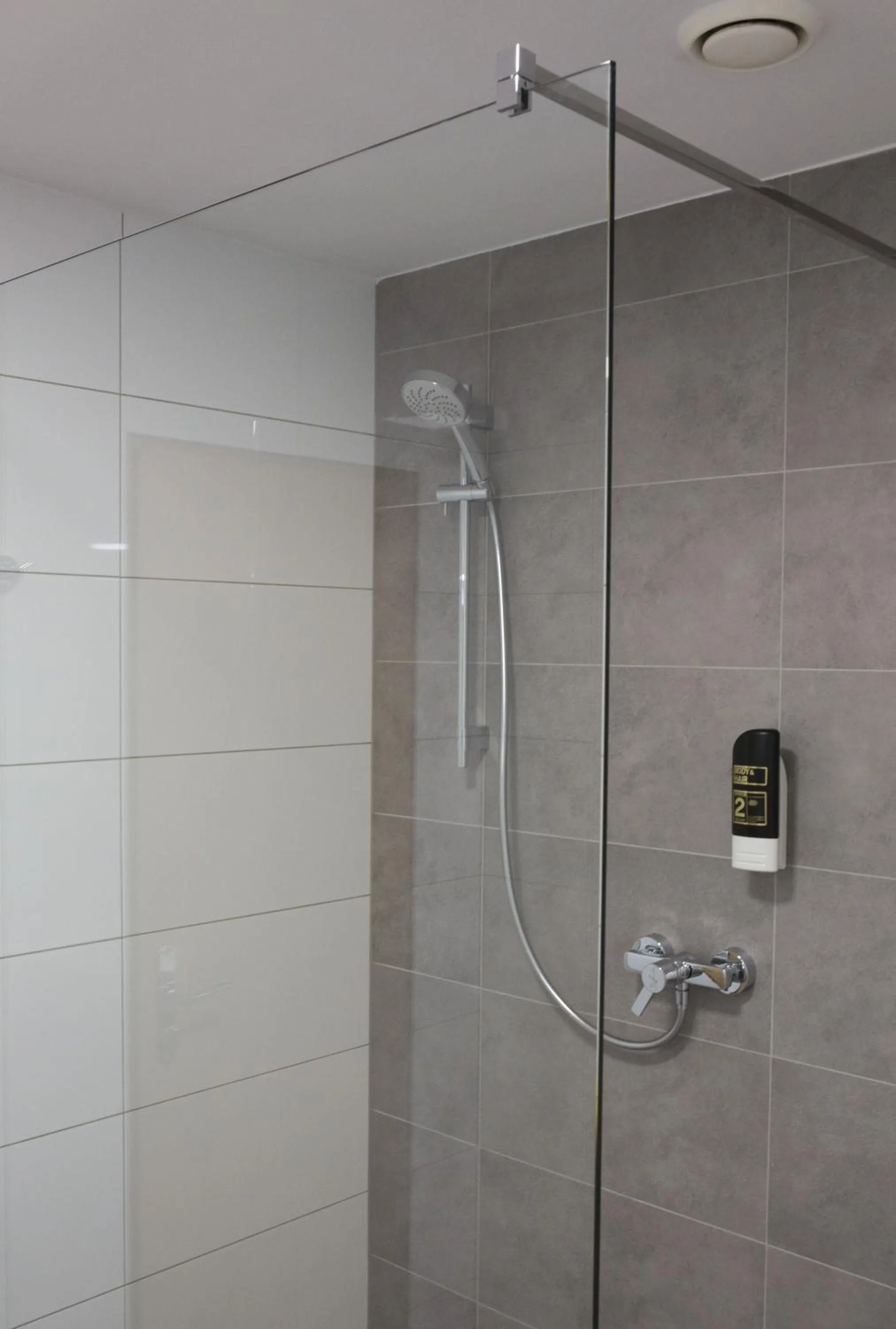 Bathroom in Hotel Atrium