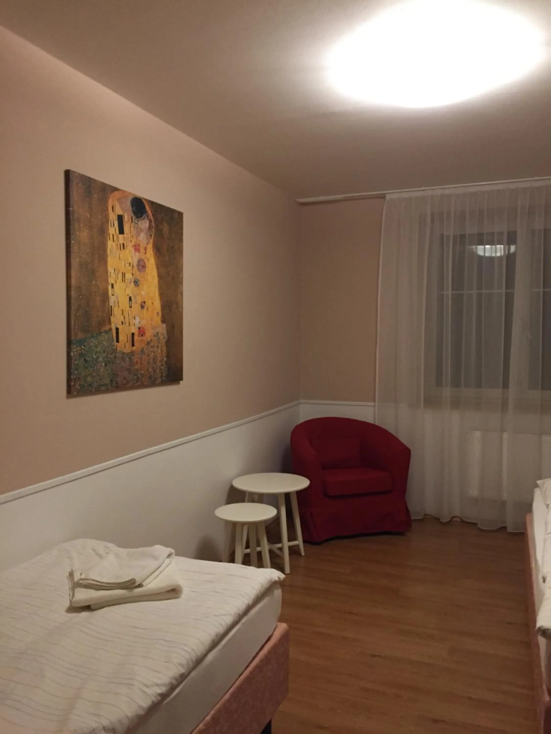 Bedroom, Bed in Hotel Atrium