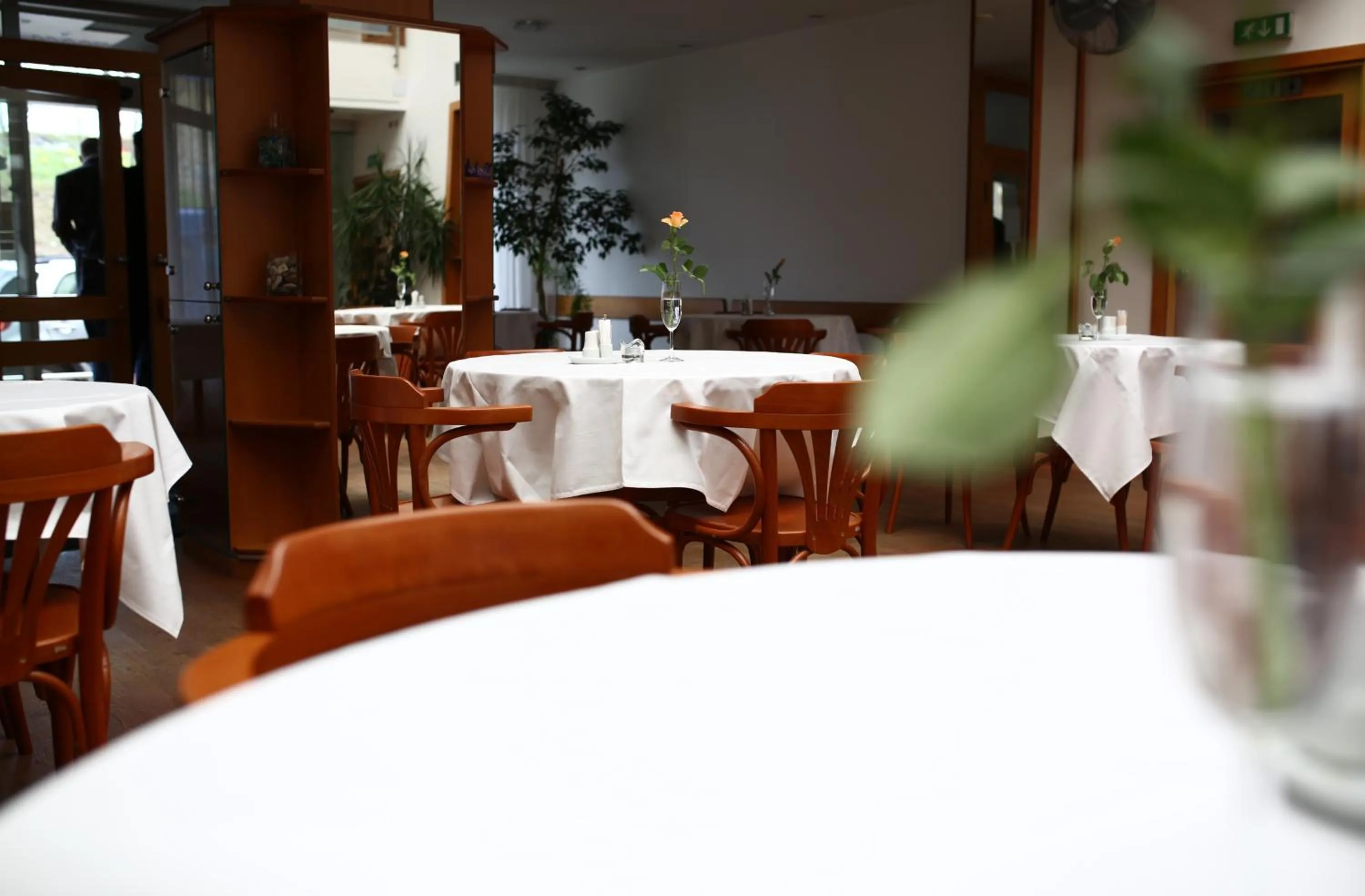 Restaurant/places to eat in Hotel Atrium