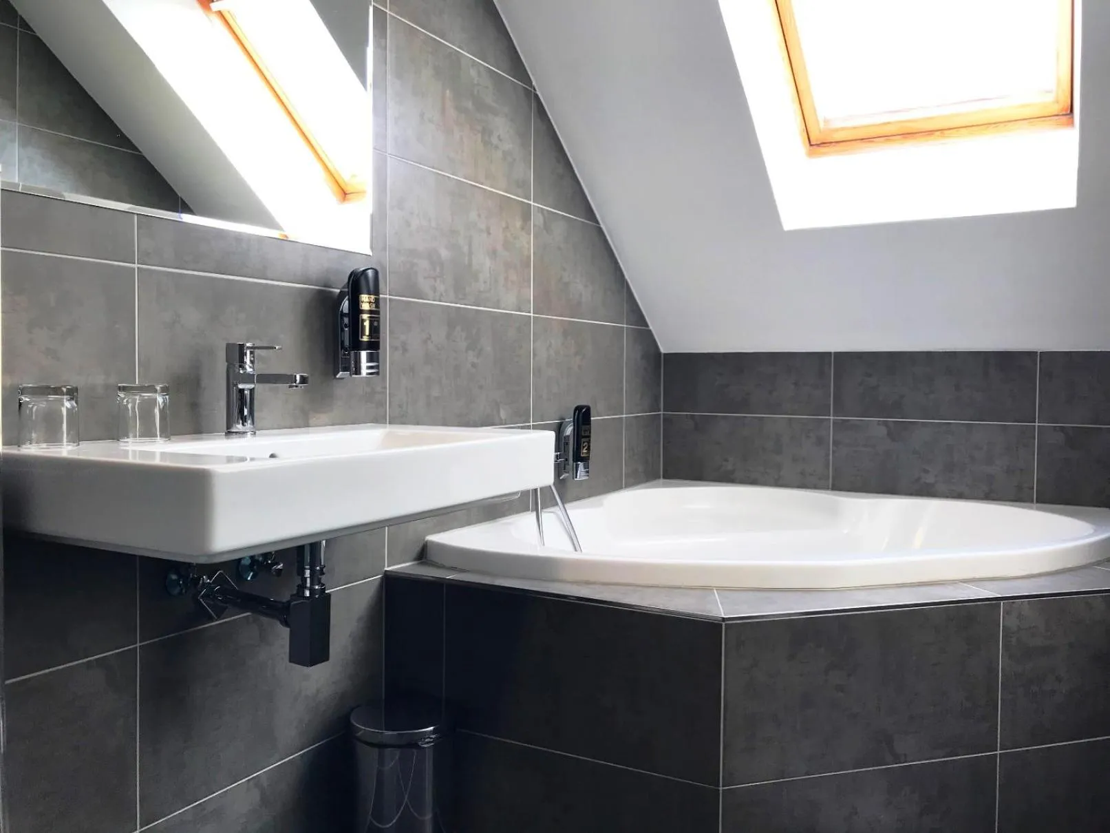 Bathroom in Hotel Atrium