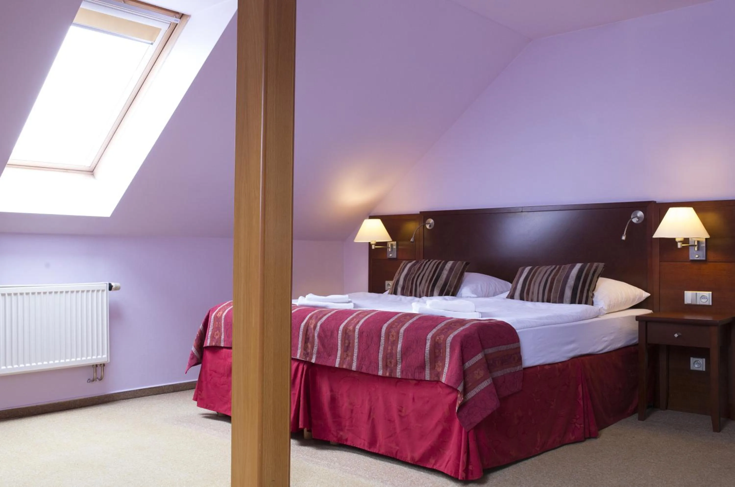 Photo of the whole room, Bed in Hotel Atrium