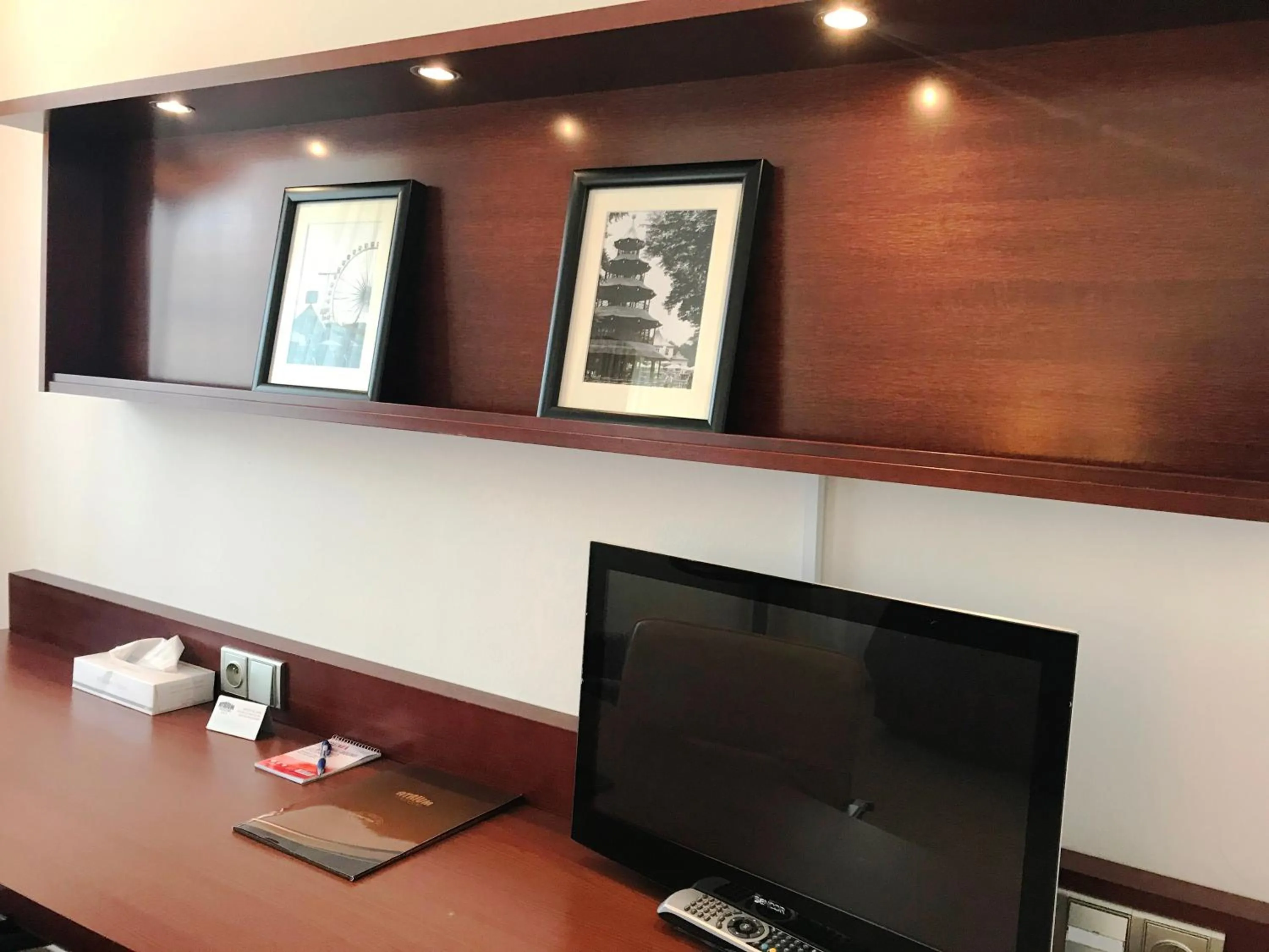 Decorative detail in Hotel Atrium