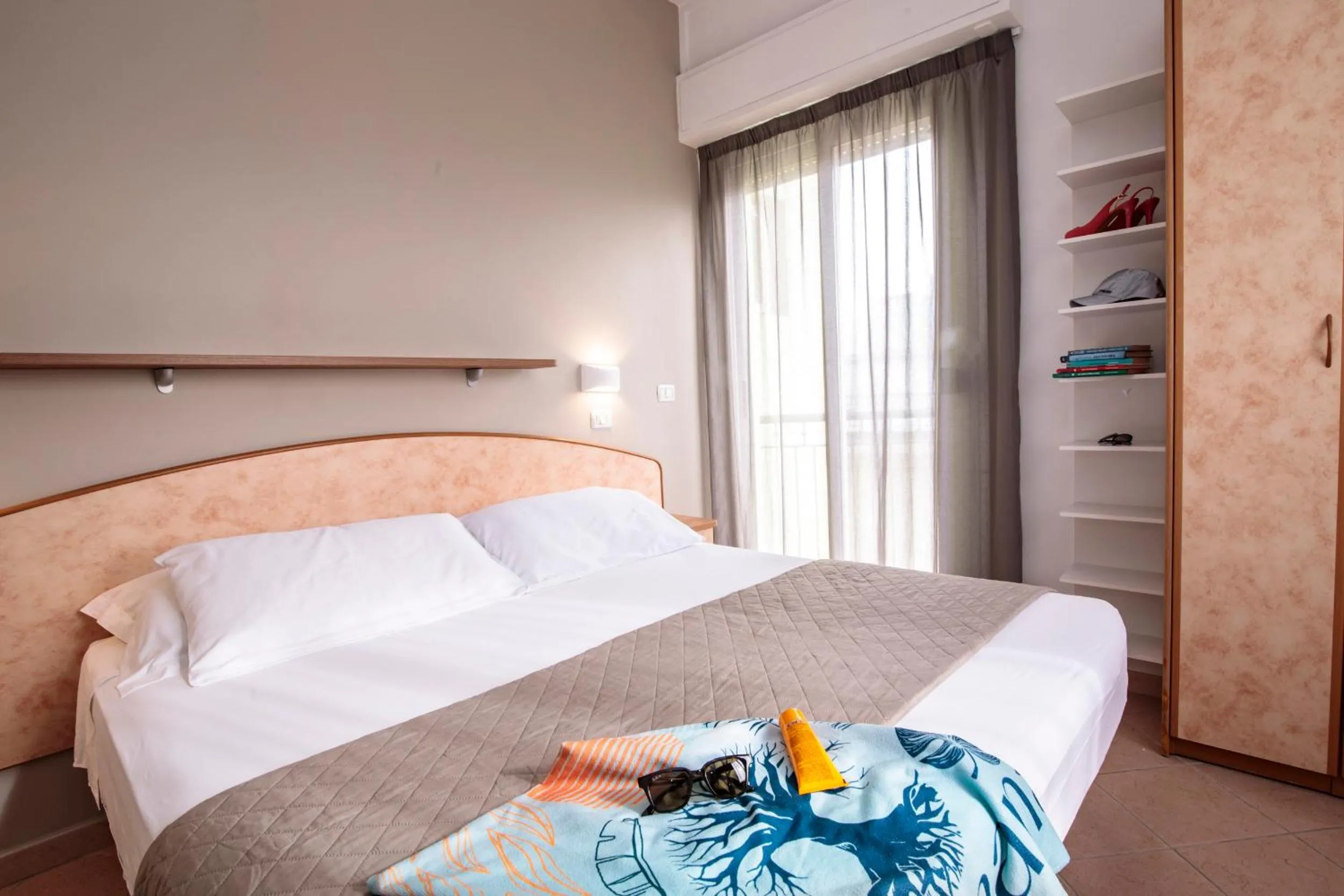 Photo of the whole room, Bed in Hotel Holland