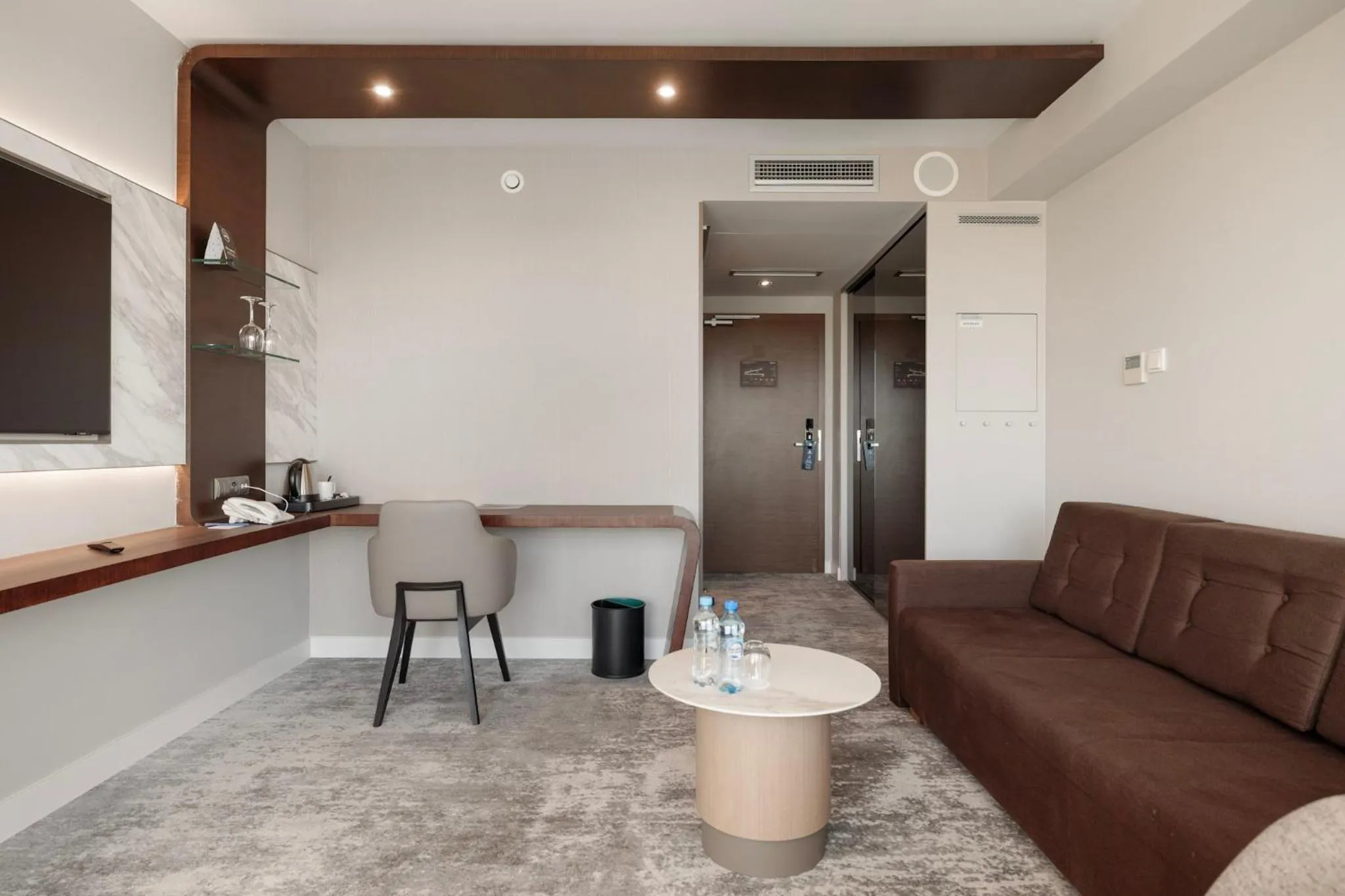 Living room in Marine Hotel by Zdrojowa