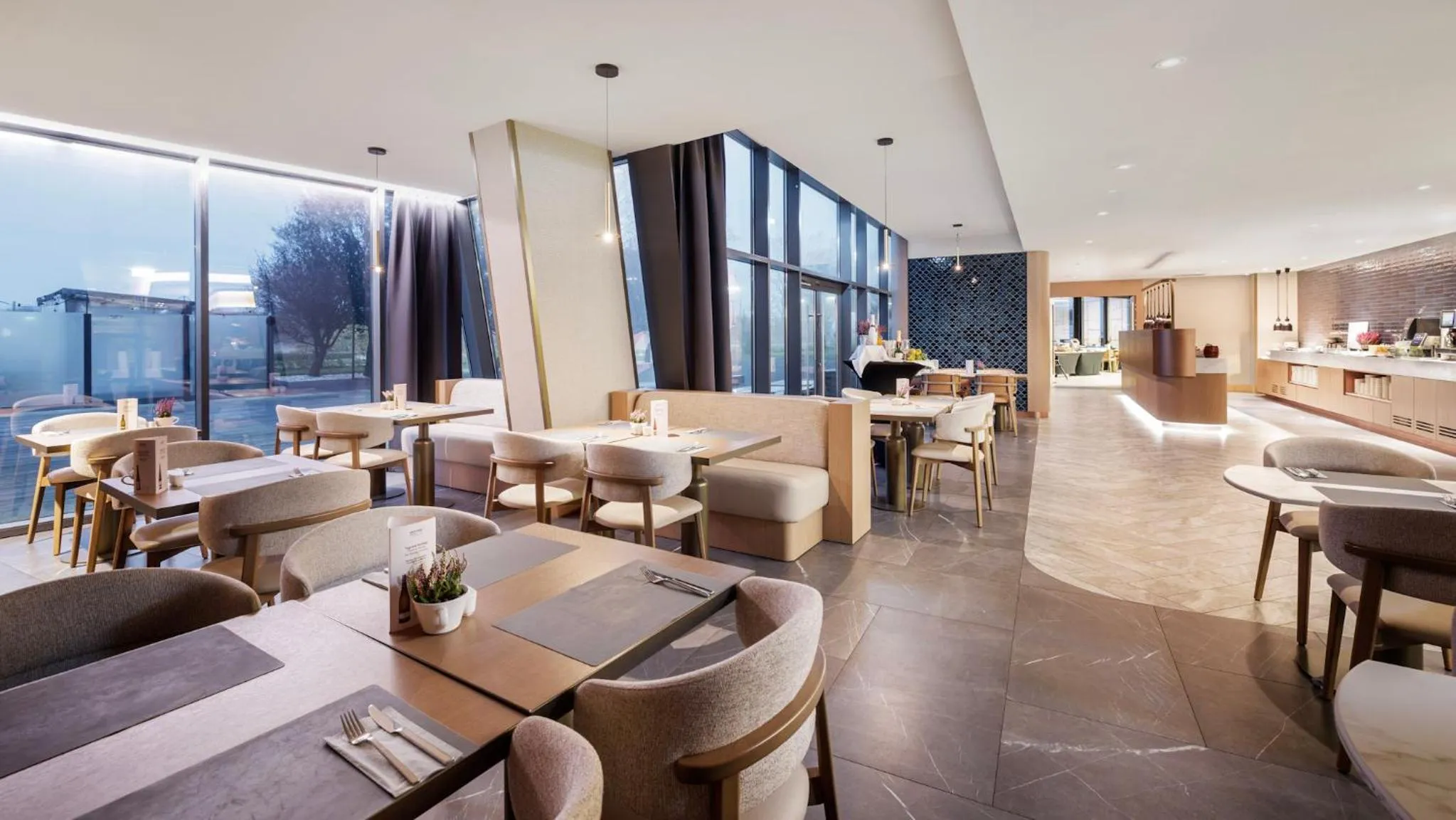 Restaurant/places to eat in Marine Hotel by Zdrojowa