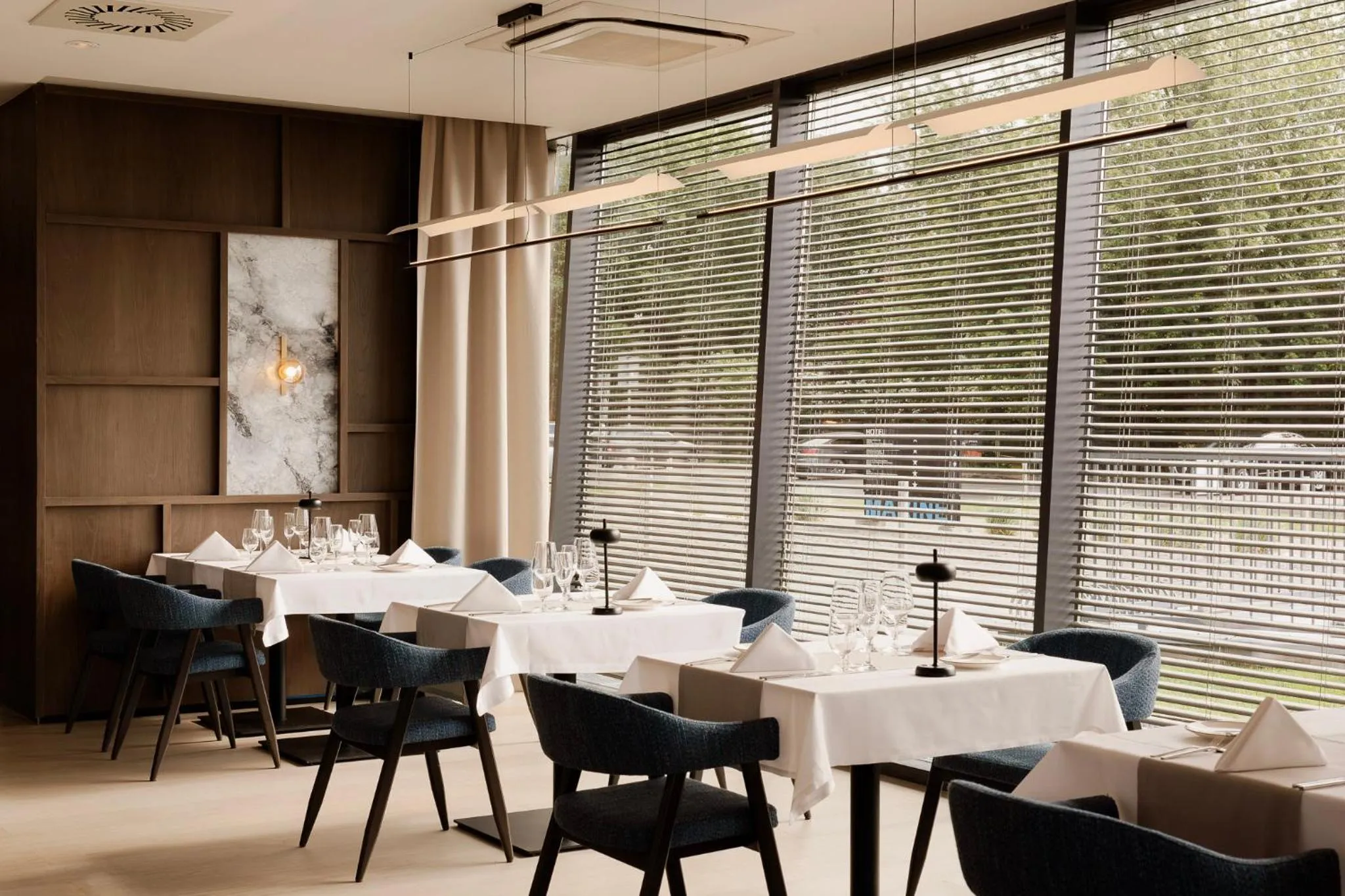 Restaurant/places to eat in Marine Hotel by Zdrojowa