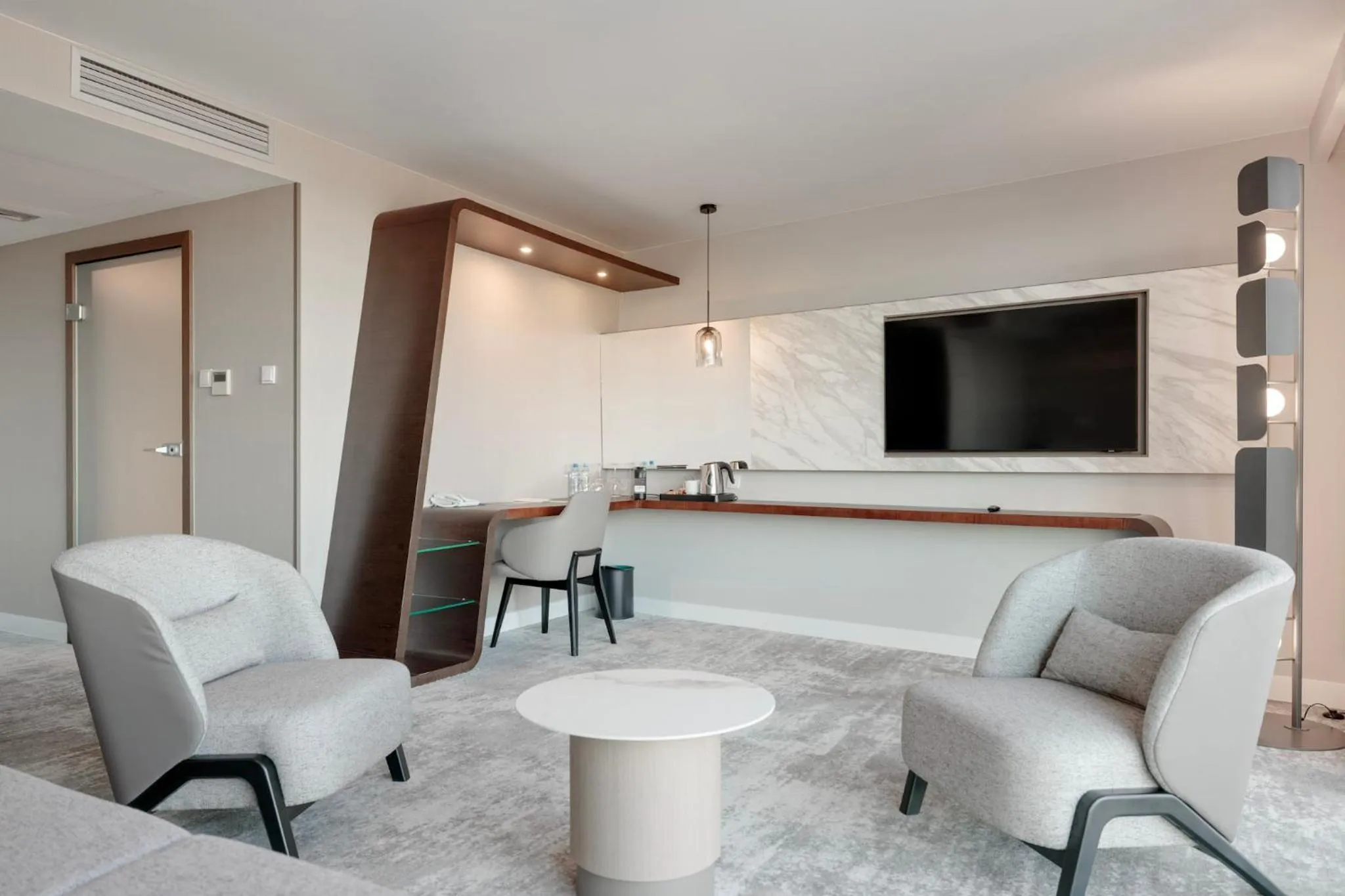 Living room in Marine Hotel by Zdrojowa