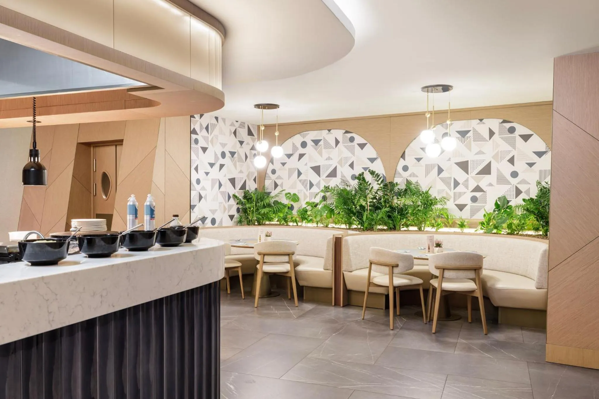 Restaurant/places to eat in Marine Hotel by Zdrojowa