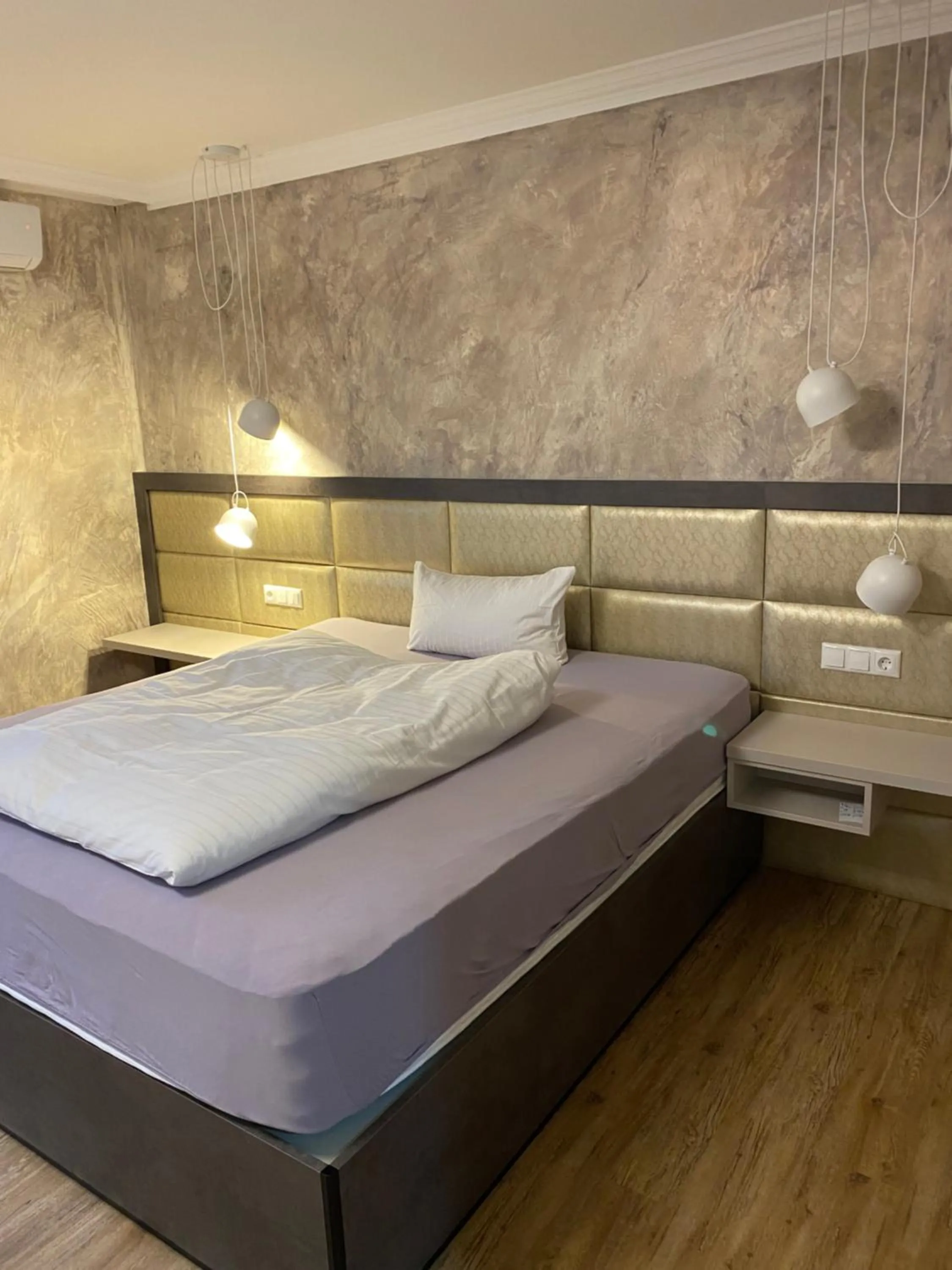 Photo of the whole room, Bed in Das kleine Landhotel