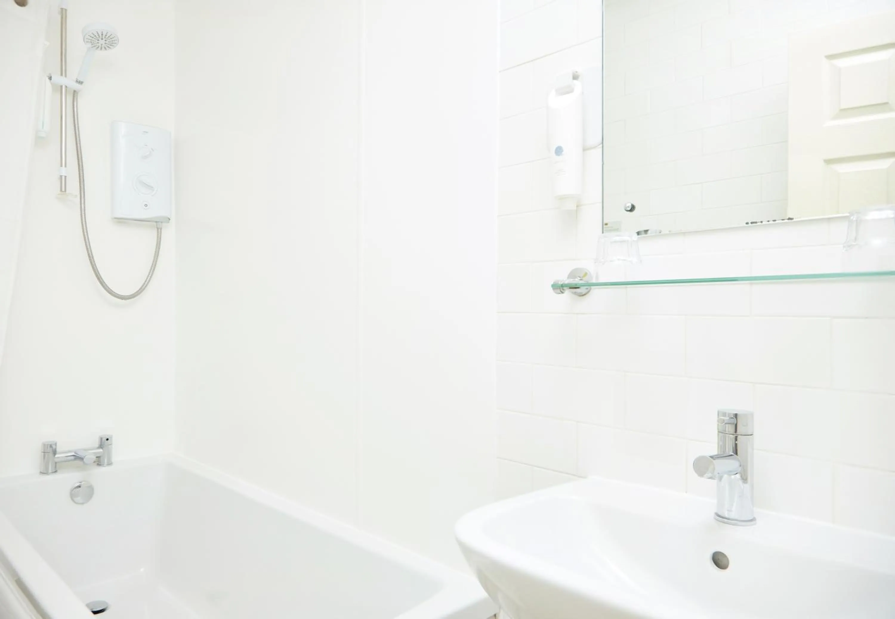 Bathroom in Castle Inn by Greene King Inns