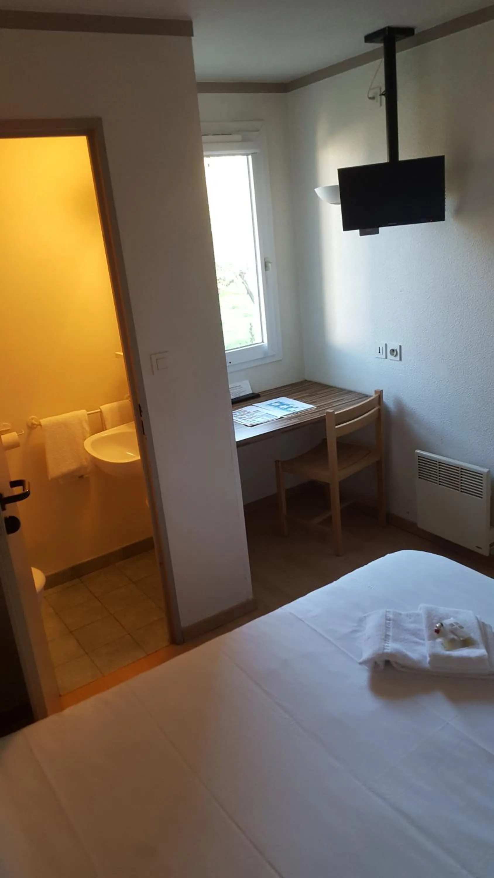 Bed in FastHotel Montpellier Ouest - Un Hôtel FH Classic