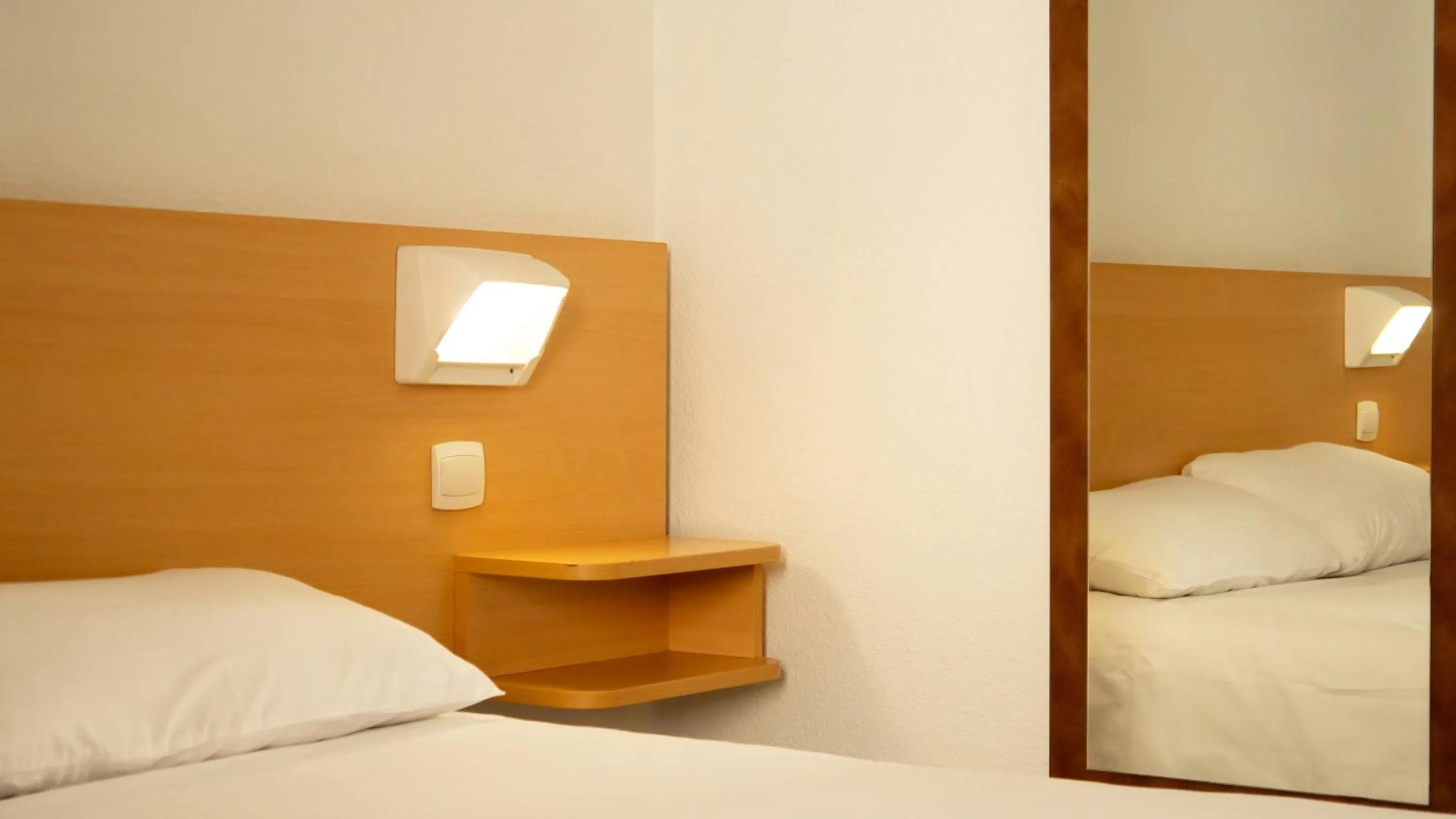 Bed in FastHotel Montpellier Ouest - Un Hôtel FH Classic