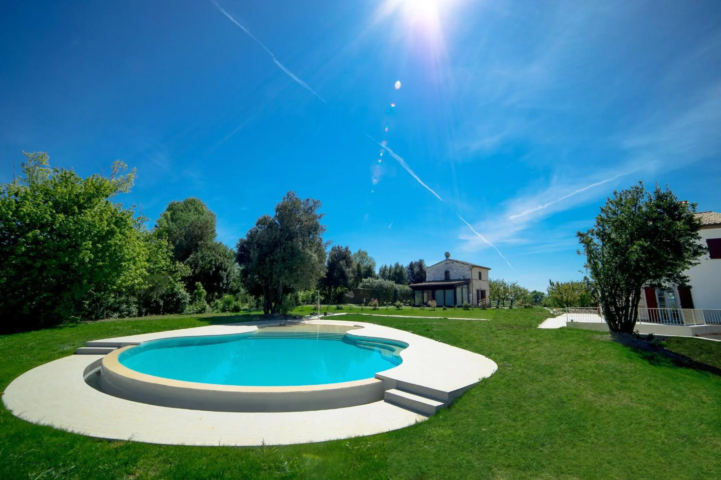 Property building in Agromarino