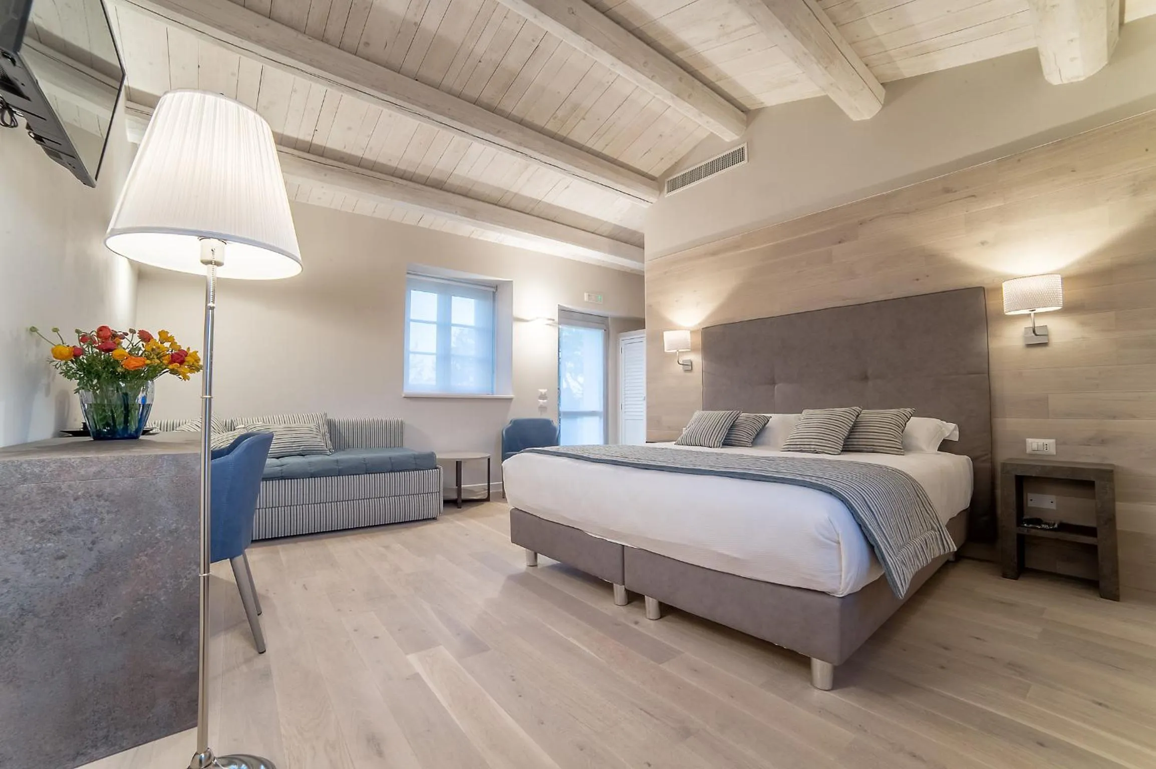 Photo of the whole room, Bed in Agromarino