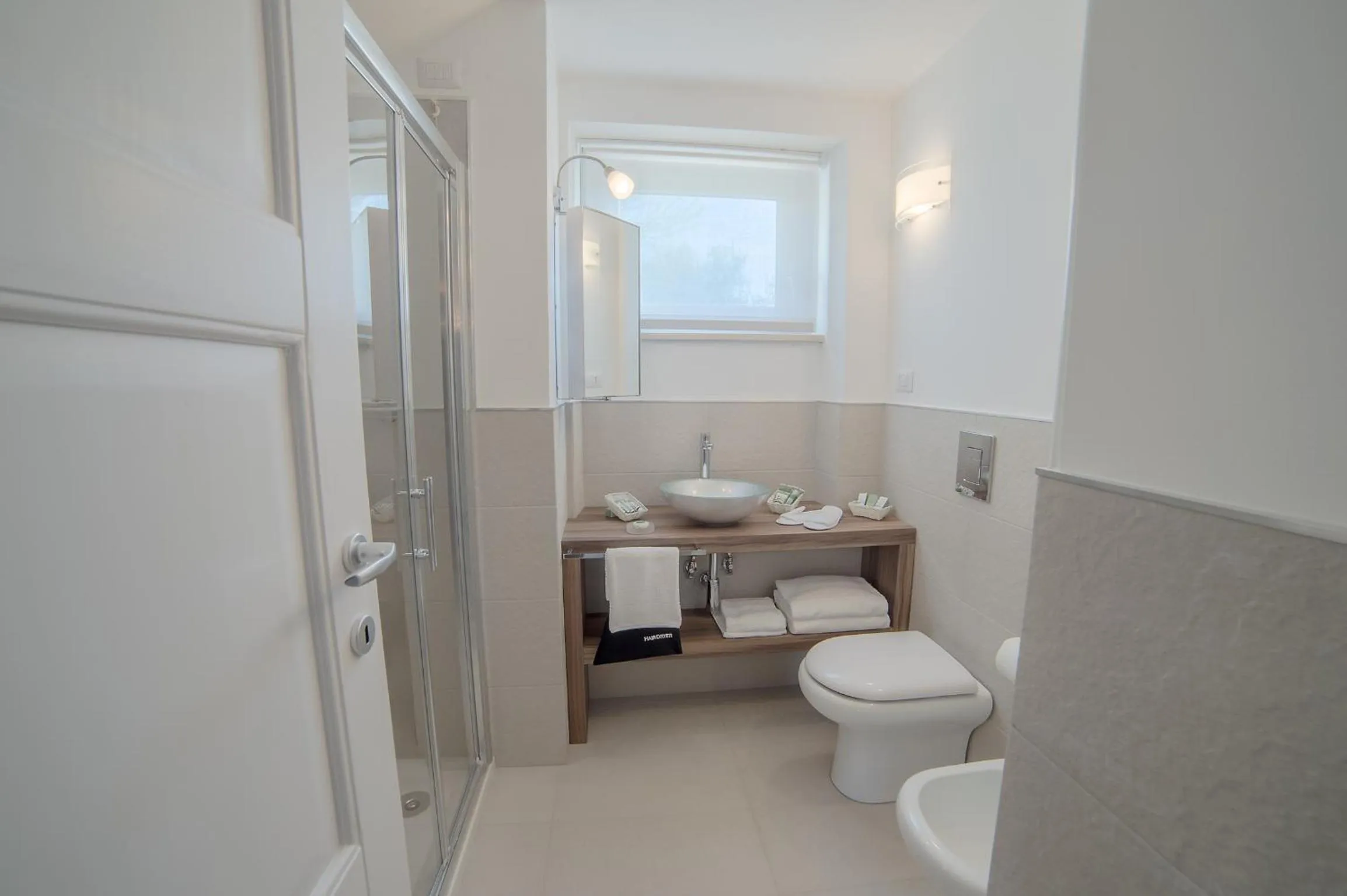 Shower in Agromarino