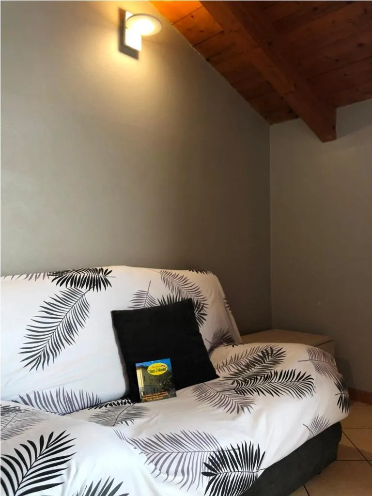 Living room, Bed in Residence Oasi Di Monza