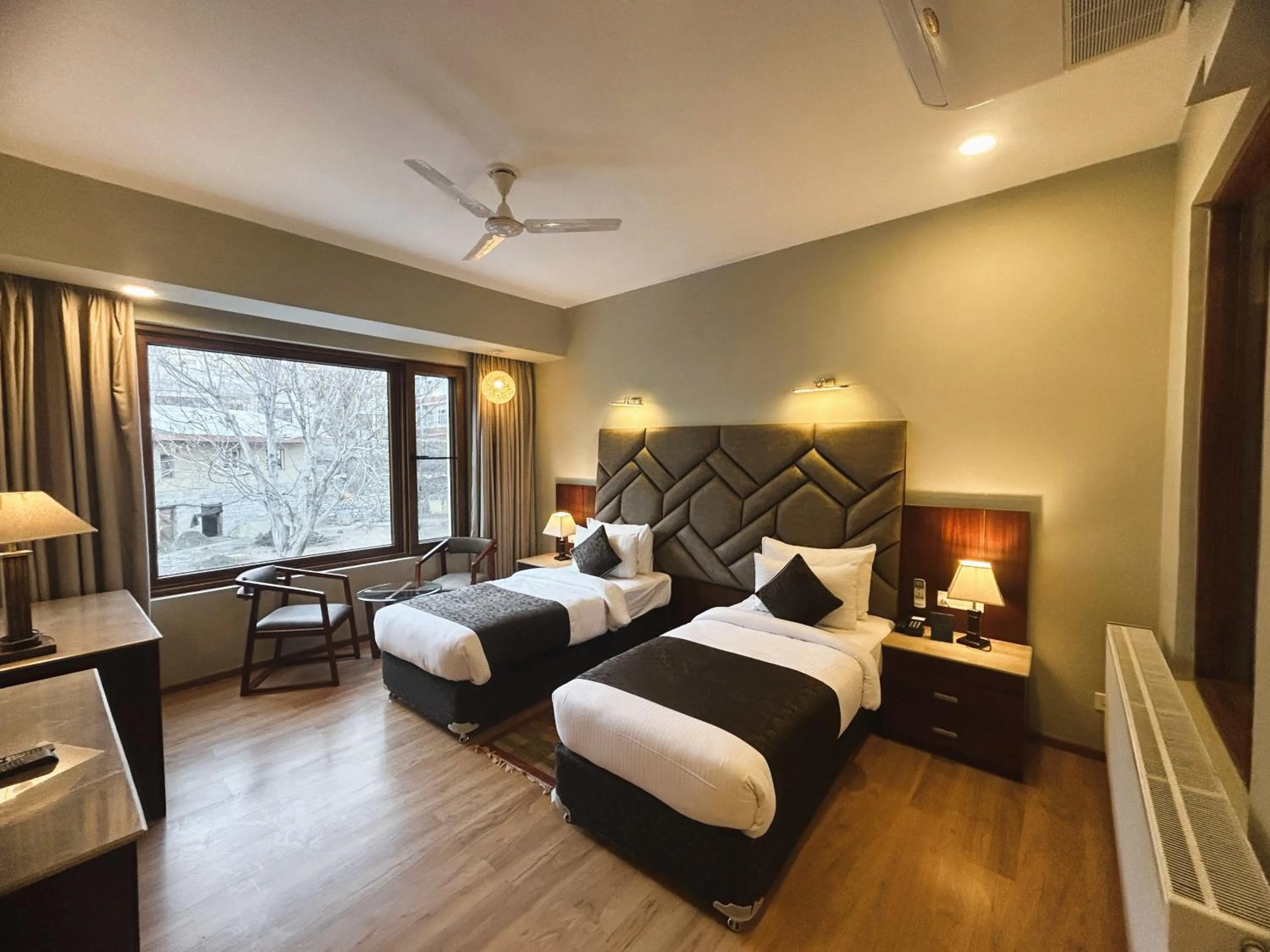 Bedroom, Bed in Hotel The Kargil