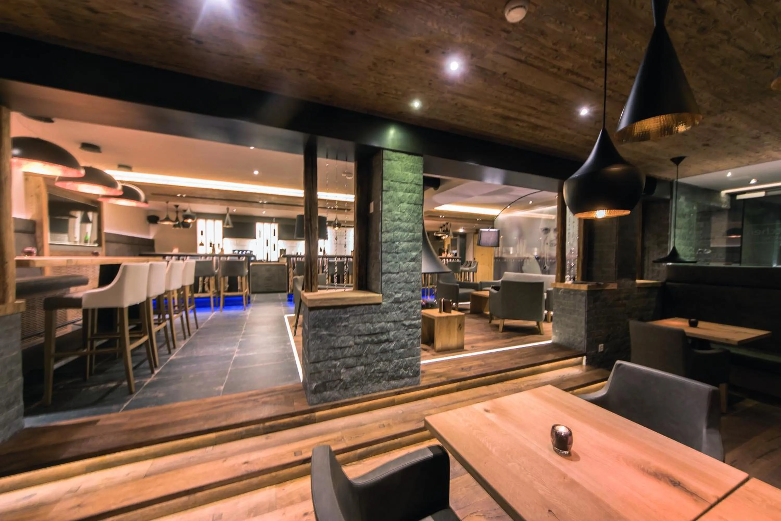 Lounge or bar in Hotel des Alpes