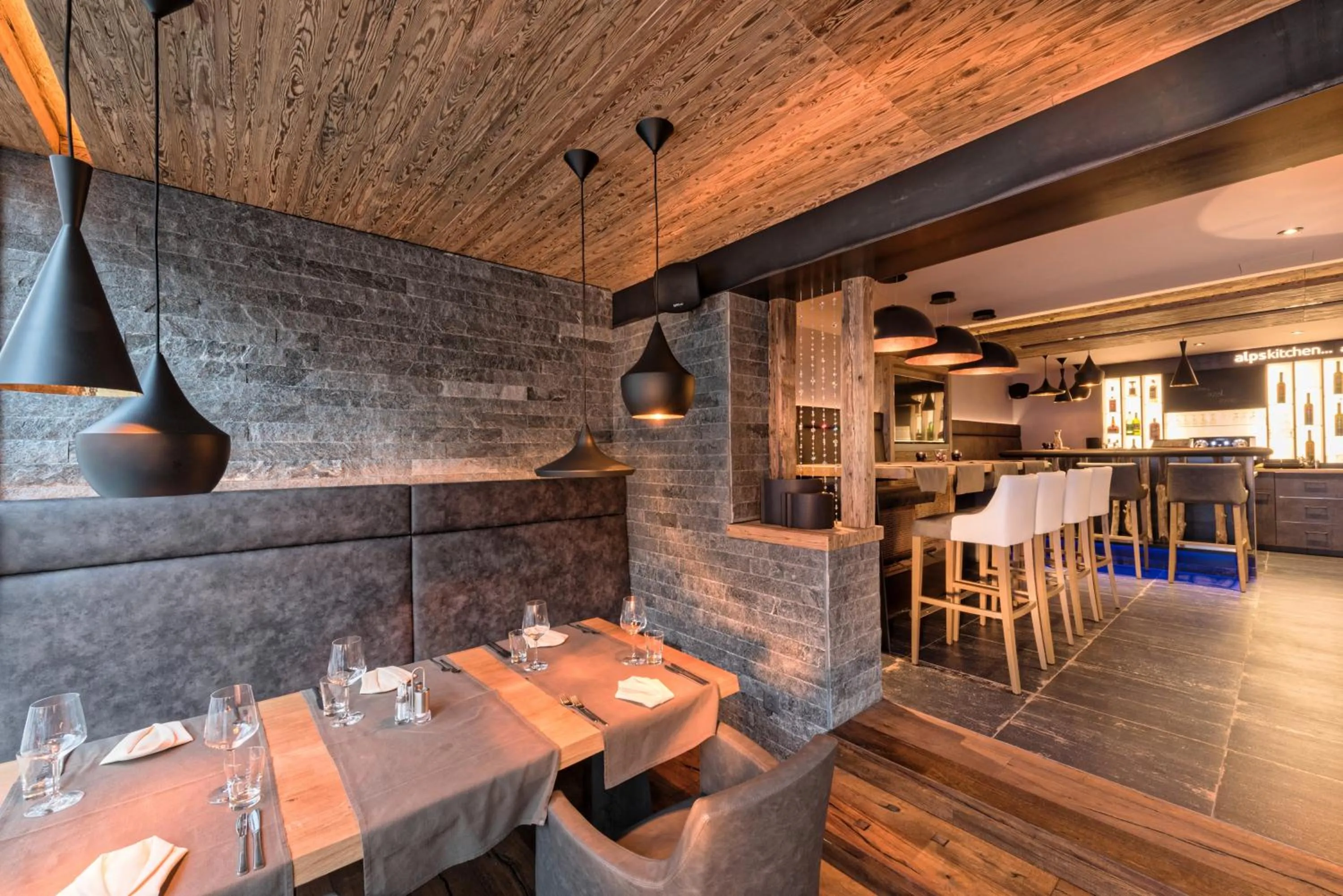 Restaurant/places to eat in Hotel des Alpes