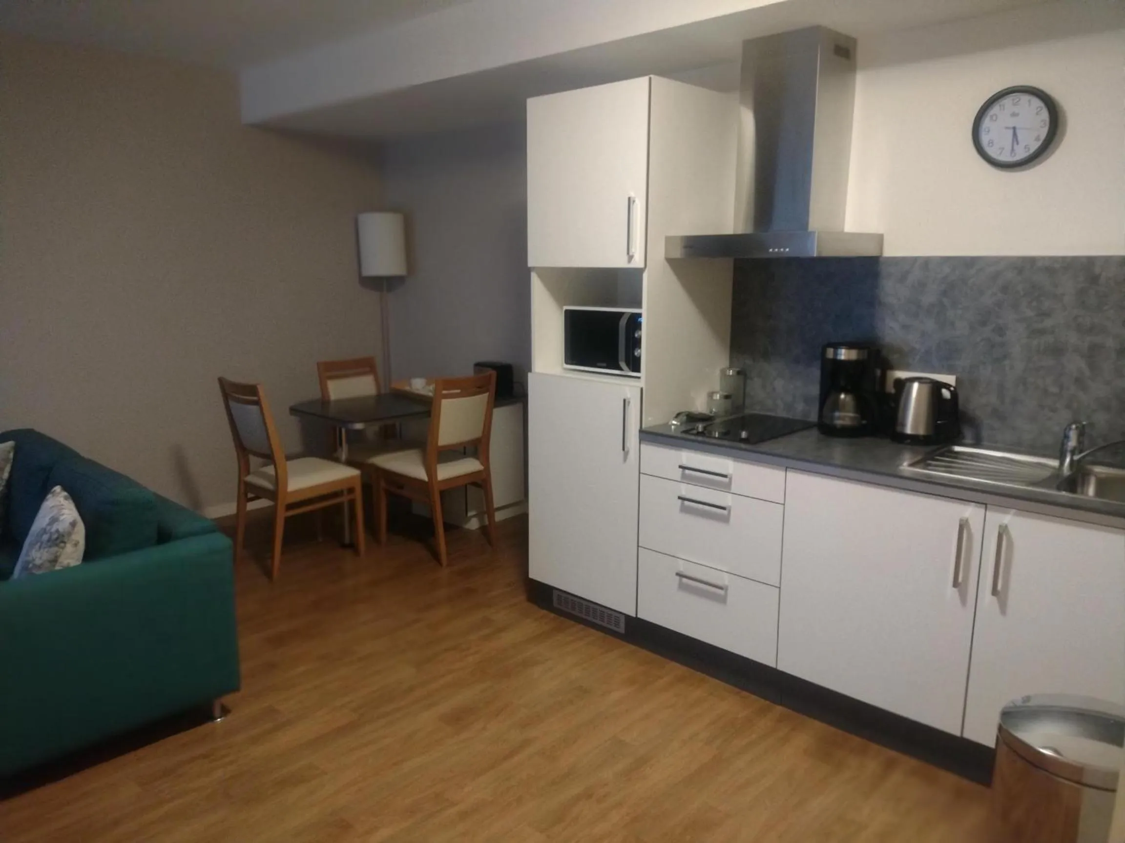 Kitchen or kitchenette in Domitys Les Gréements d'Or - résidence séniors