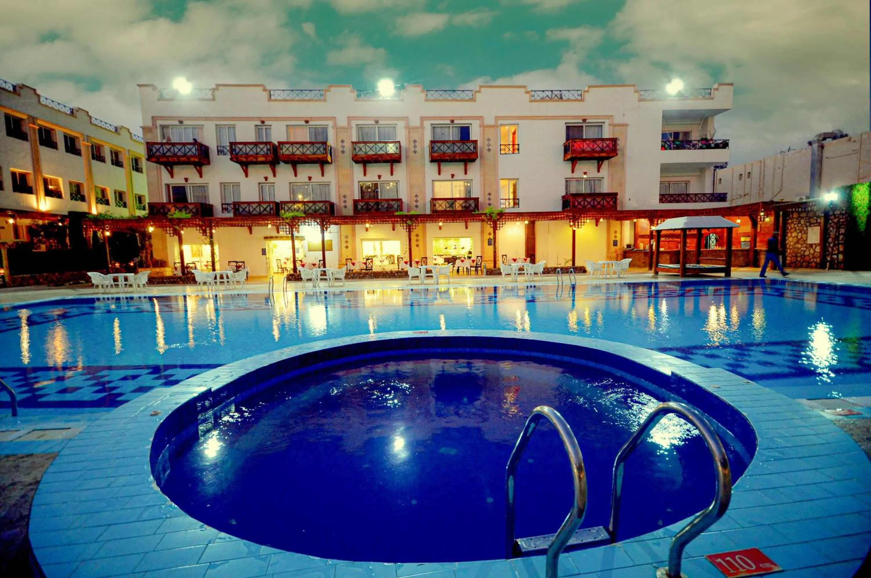 Swimming pool in Falcon Naama Star Hotel