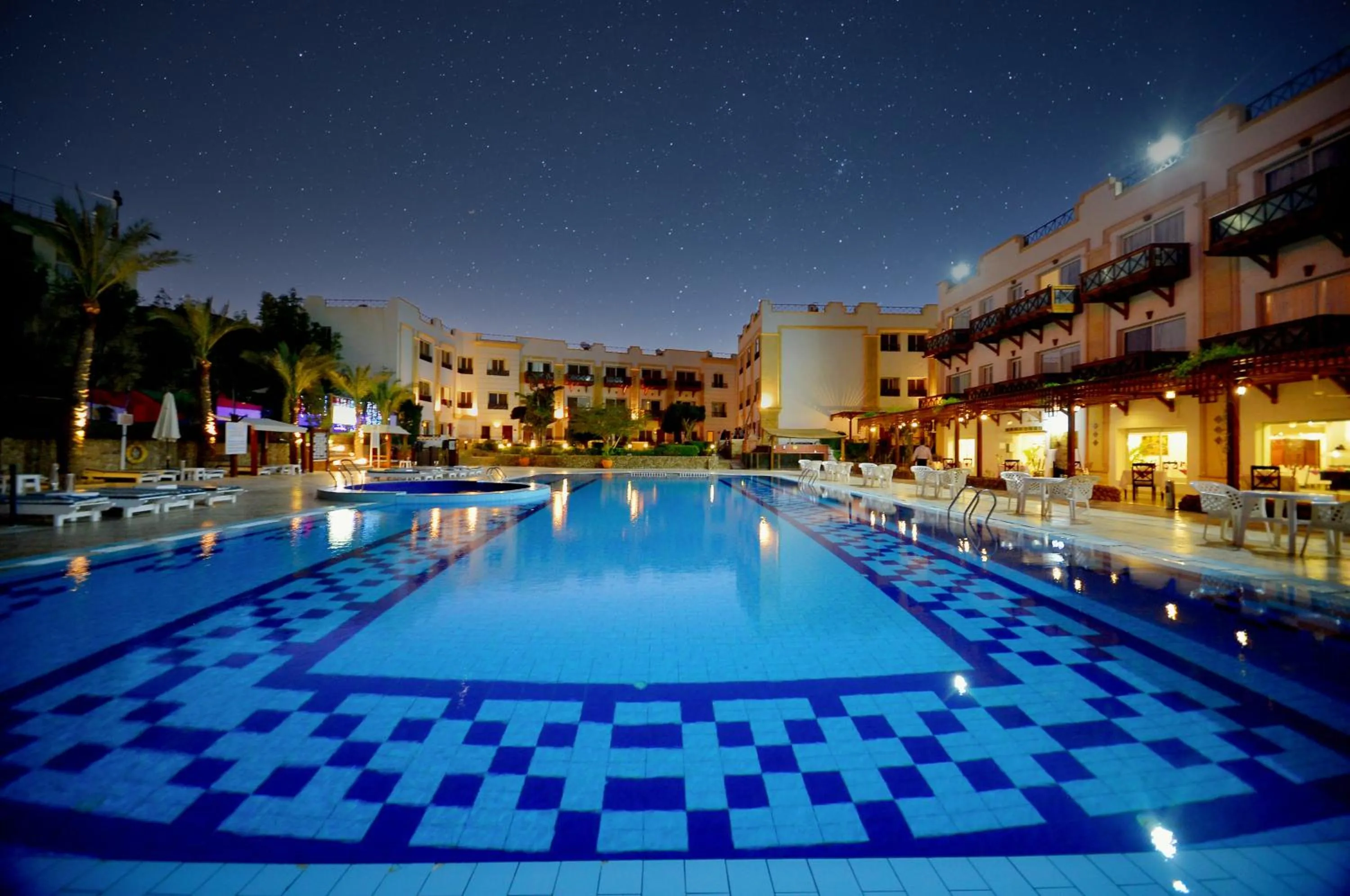 Swimming pool in Falcon Naama Star Hotel