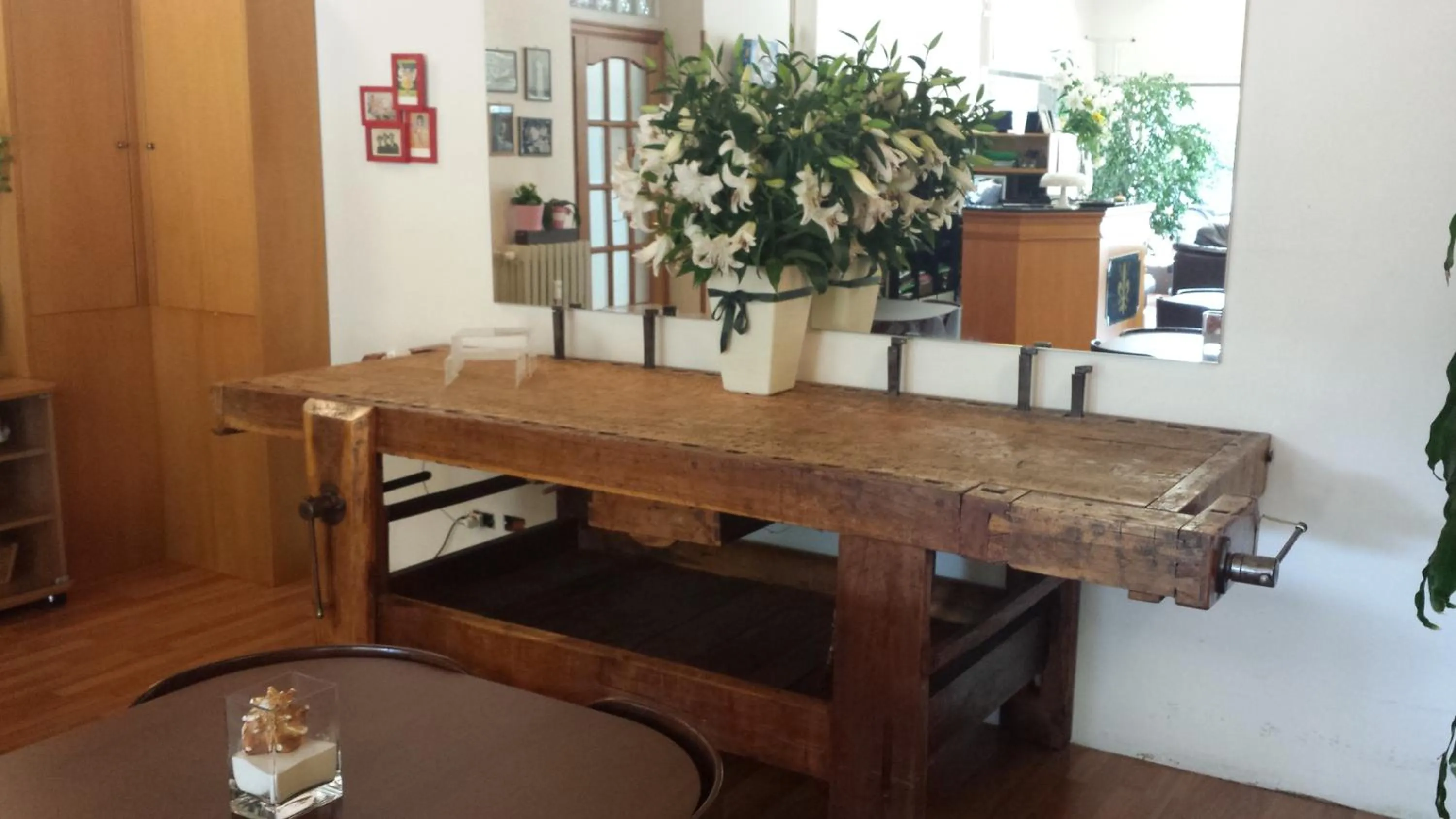 Decorative detail in Hotel Firenze