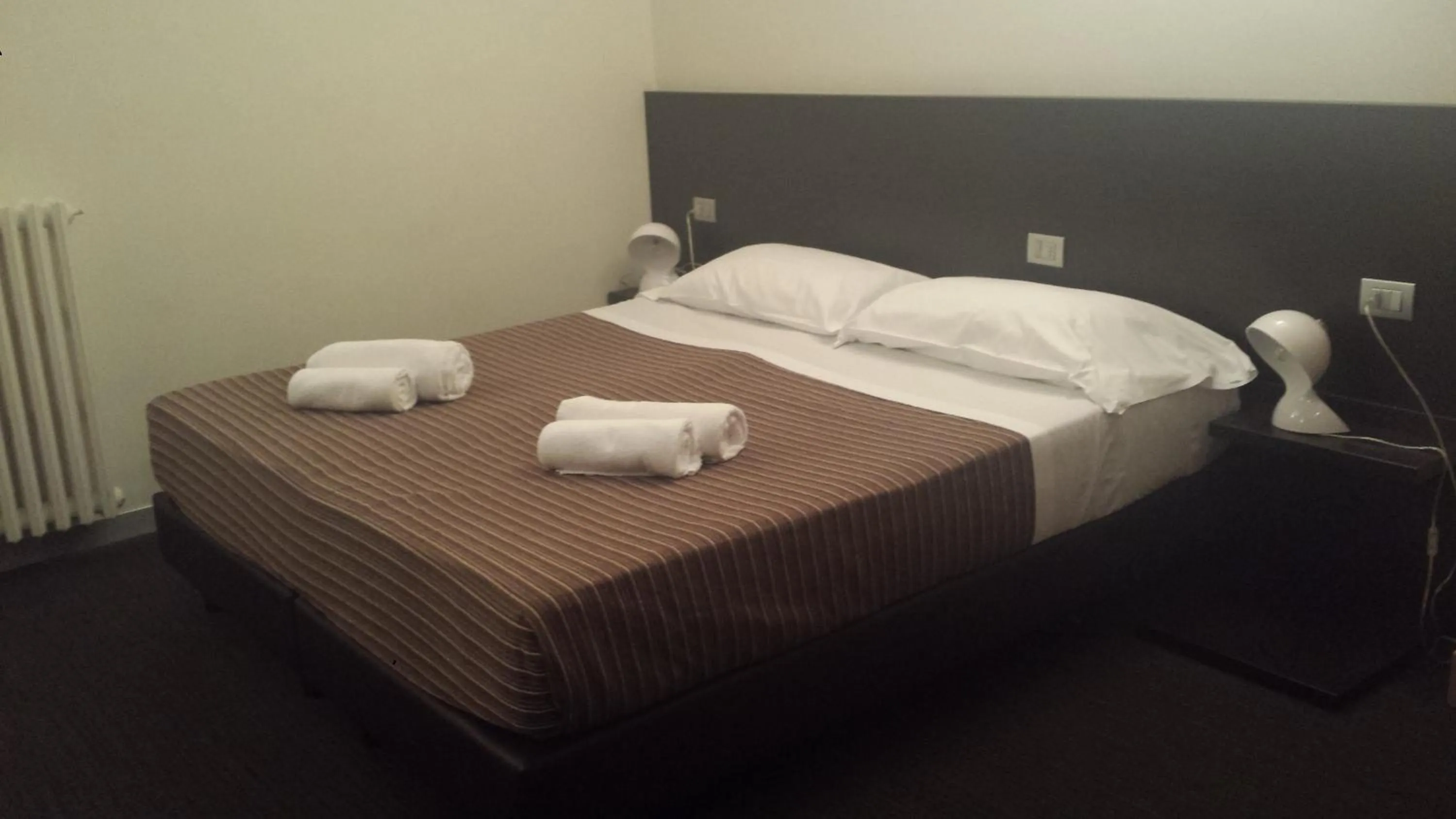 Bed in Hotel Firenze