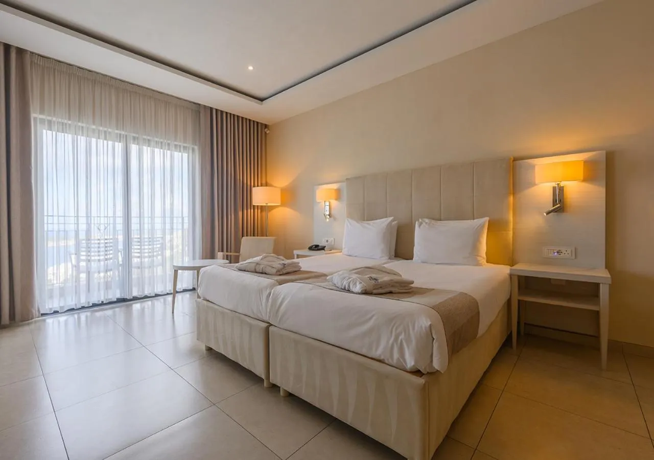 Bed in Maritim Antonine Hotel & Spa