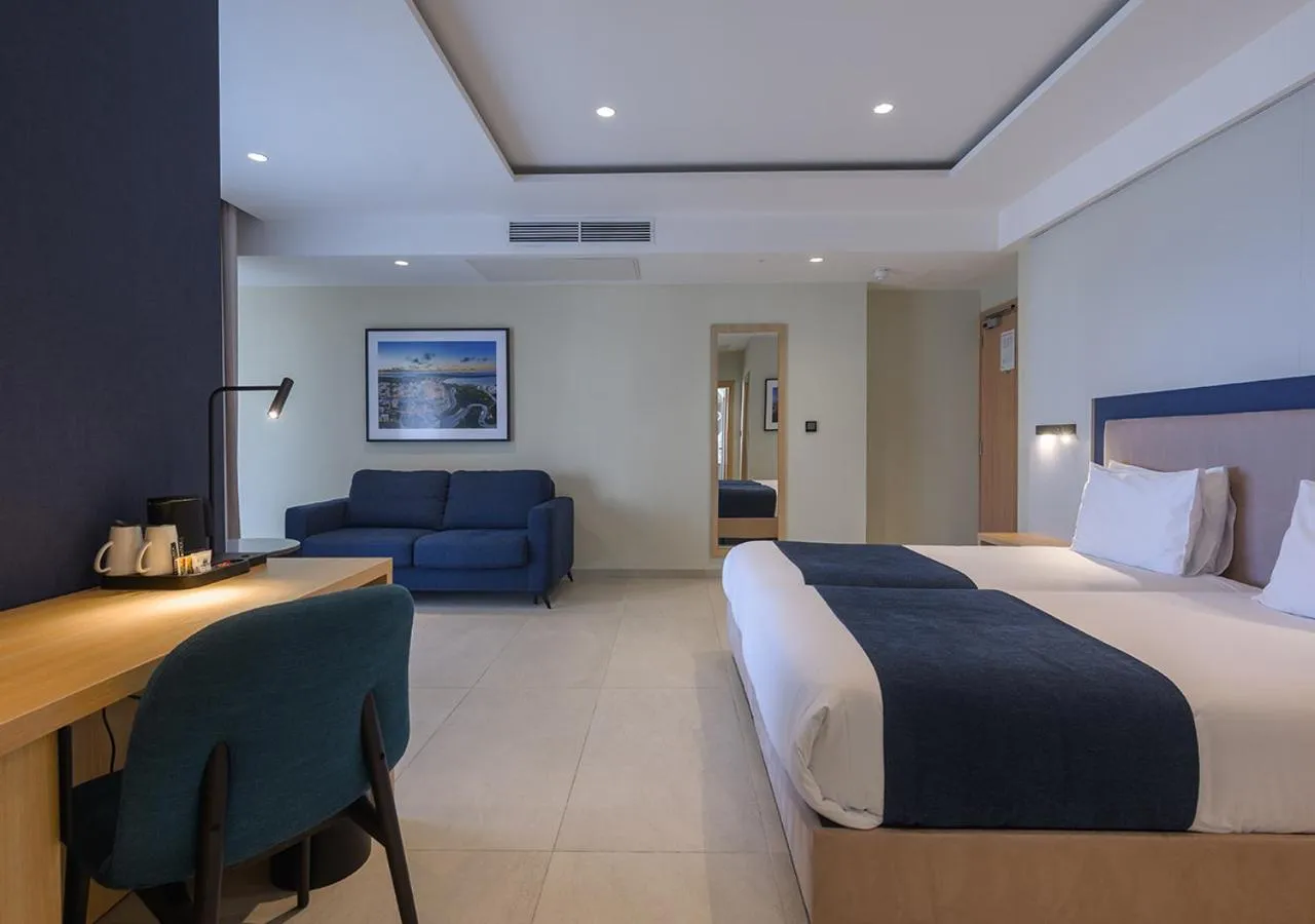 Bed in Maritim Antonine Hotel & Spa