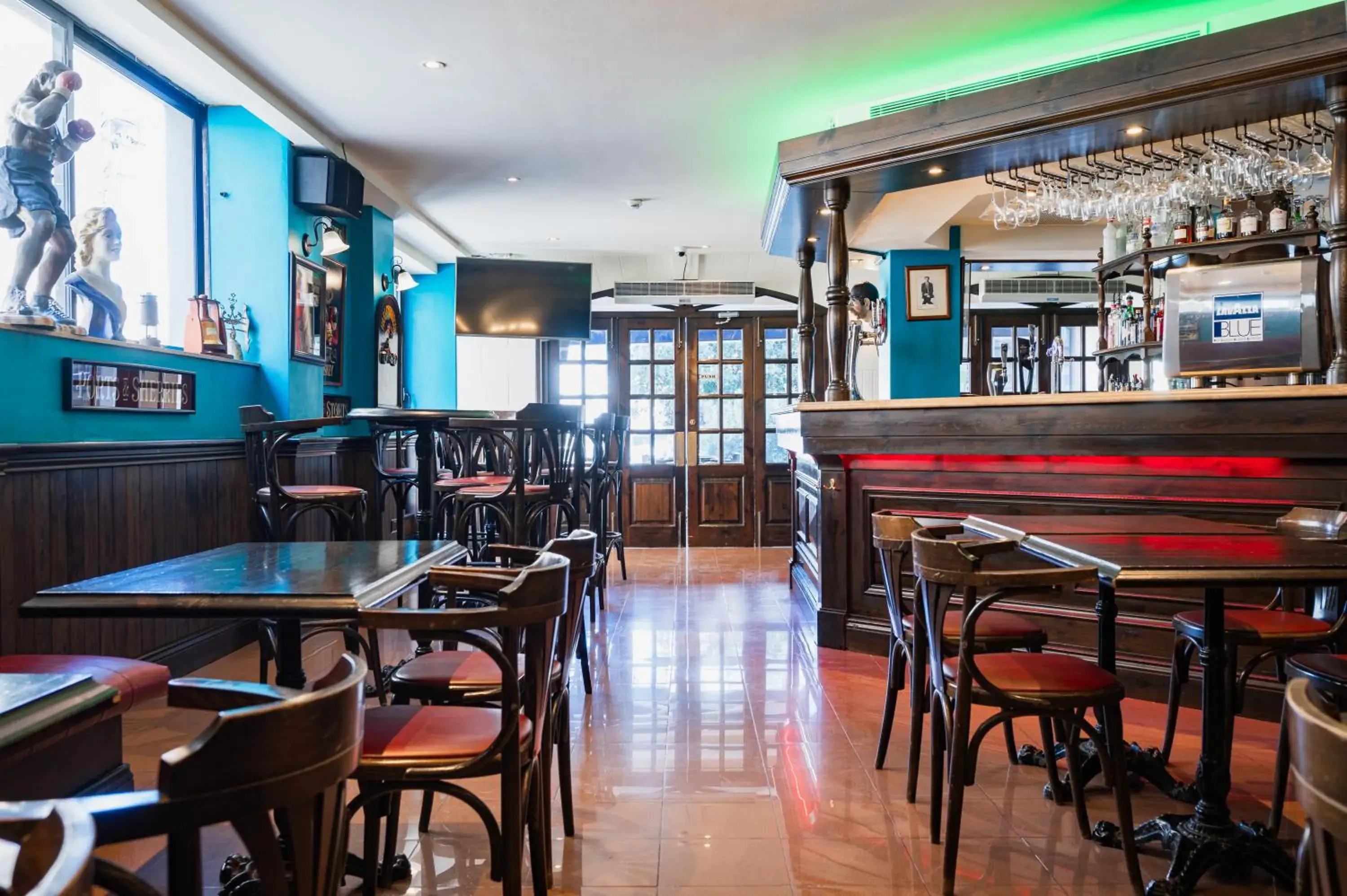 Lounge or bar in Maritim Antonine Hotel & Spa Lounge or bar in Maritim Antonine Hotel & Spa