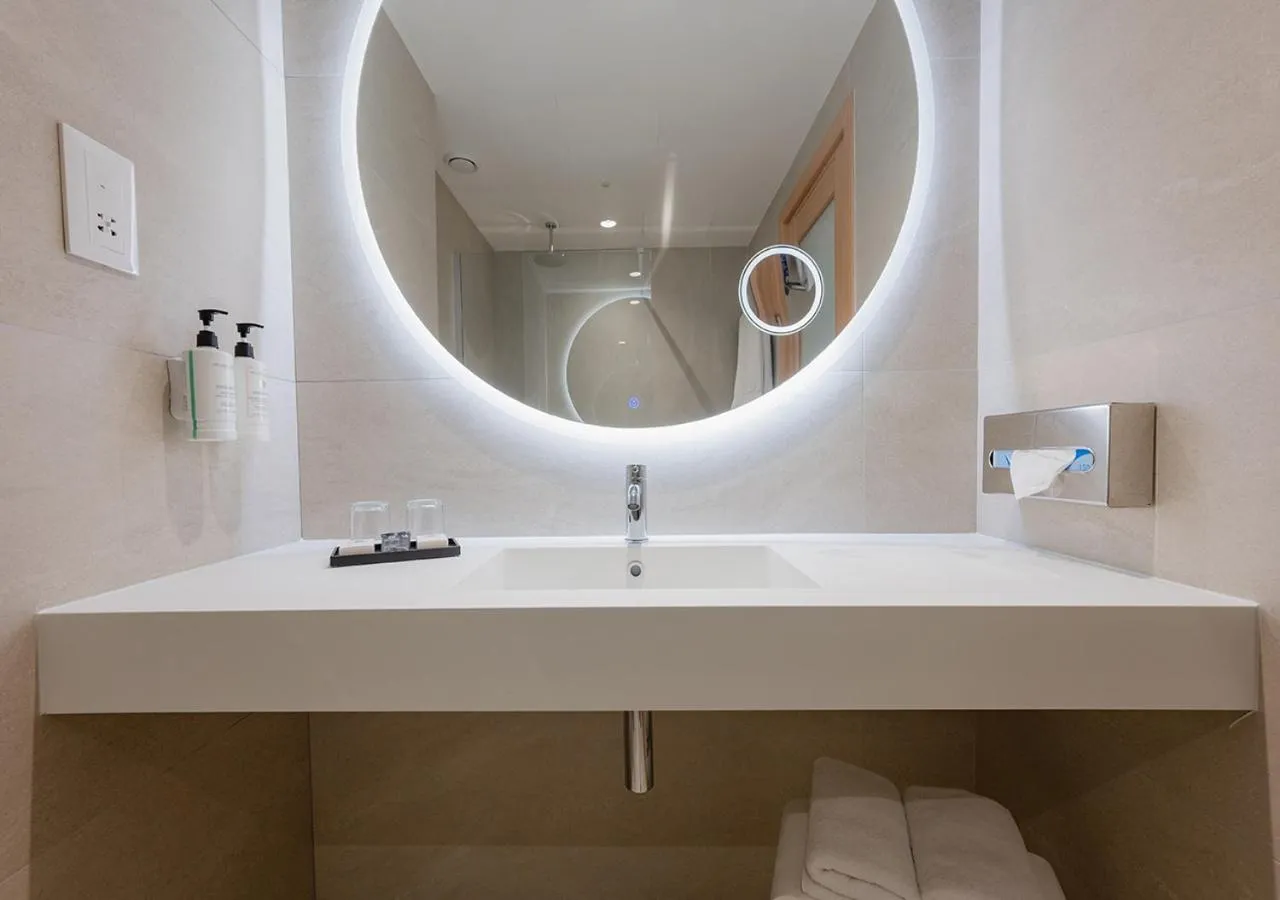 Maritim Antonine Hotel & Spa