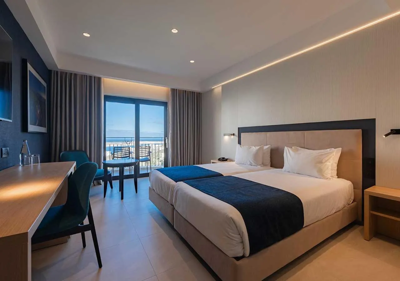 Bed in Maritim Antonine Hotel & Spa