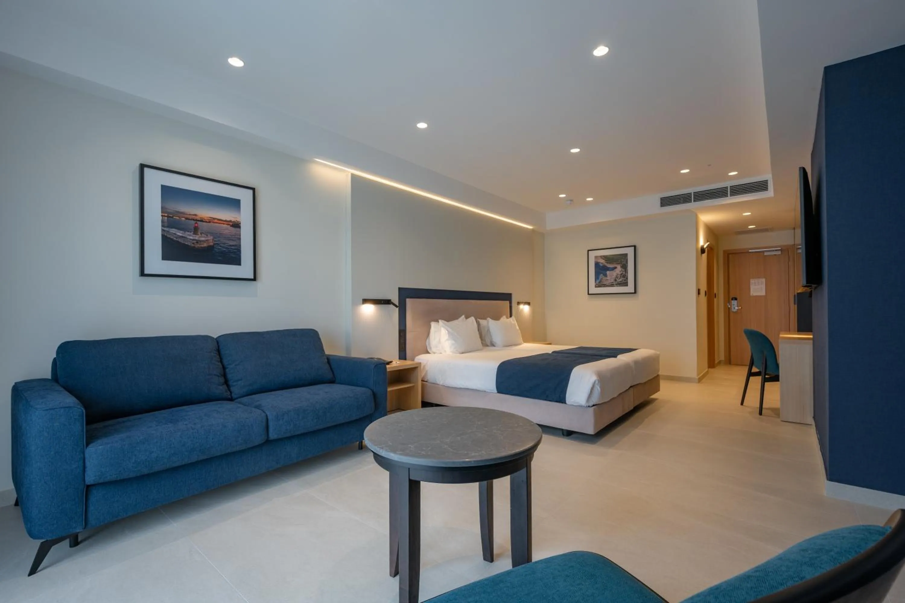 Bed in Maritim Antonine Hotel & Spa