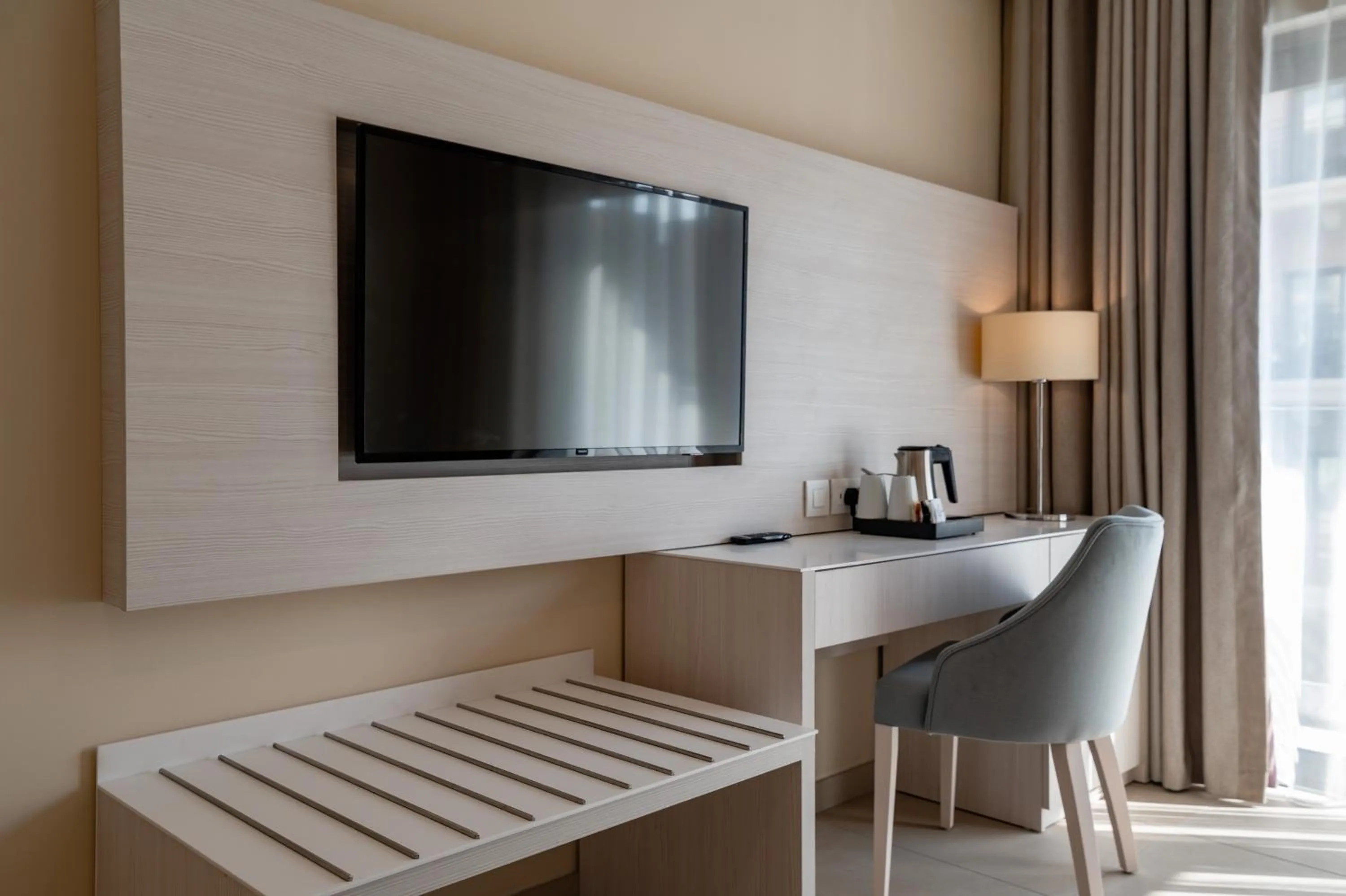 TV and multimedia in Maritim Antonine Hotel & Spa