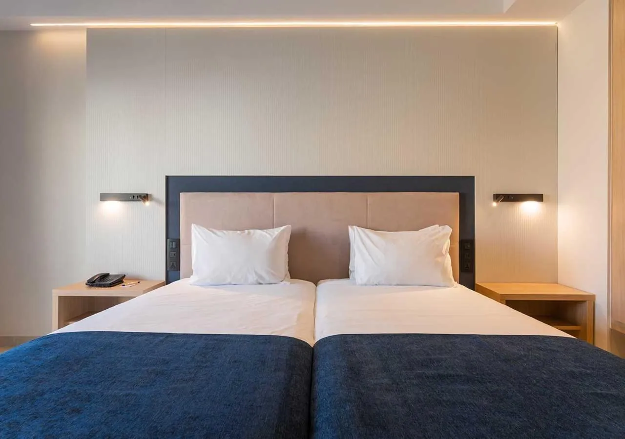 Bed in Maritim Antonine Hotel & Spa