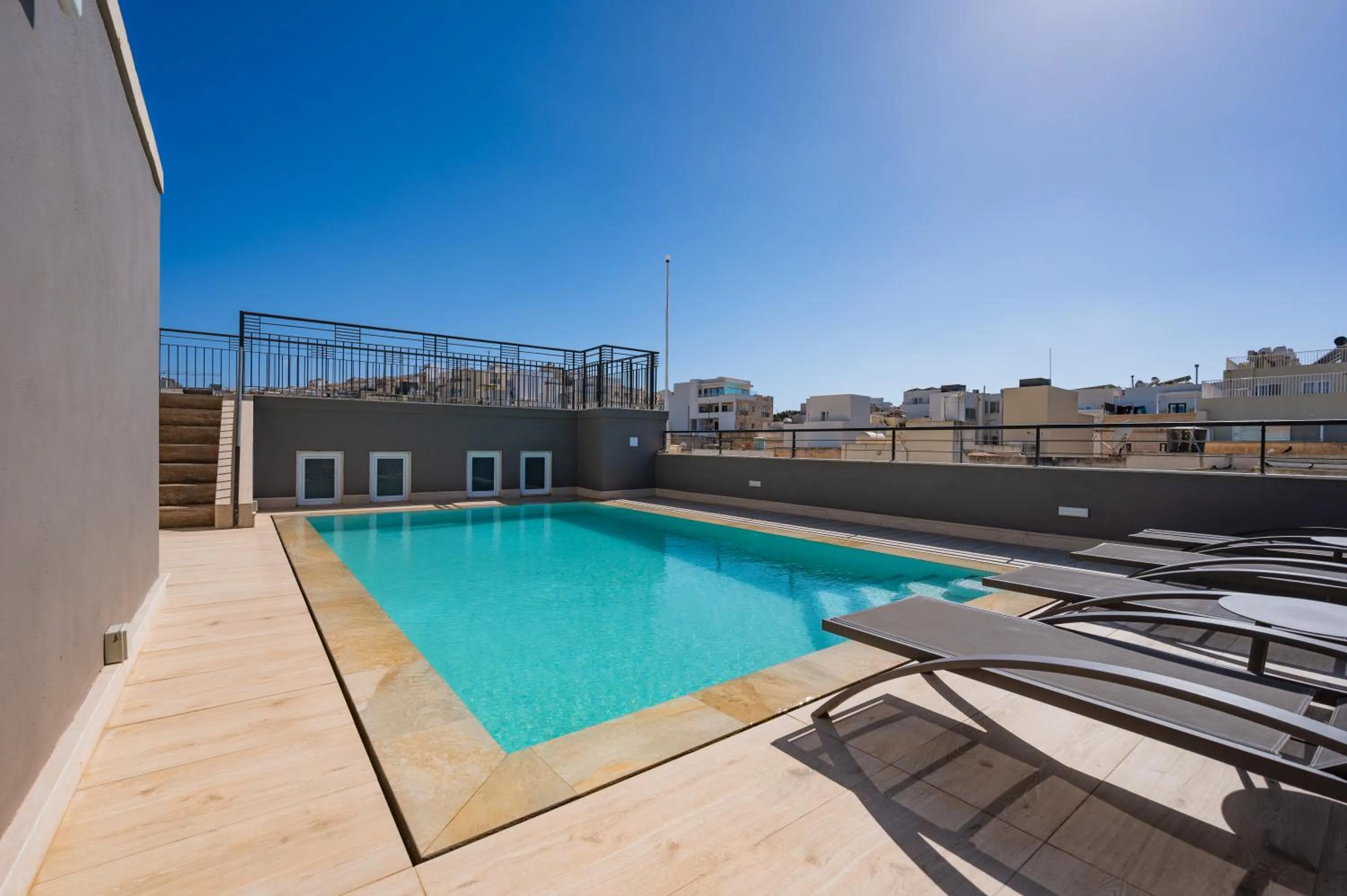 Swimming pool in Maritim Antonine Hotel & Spa