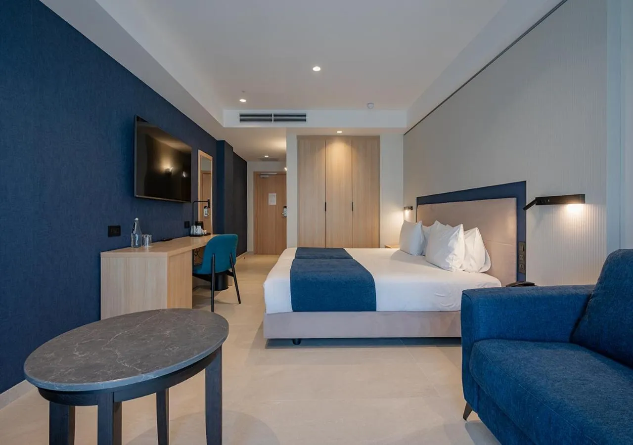 Bed in Maritim Antonine Hotel & Spa