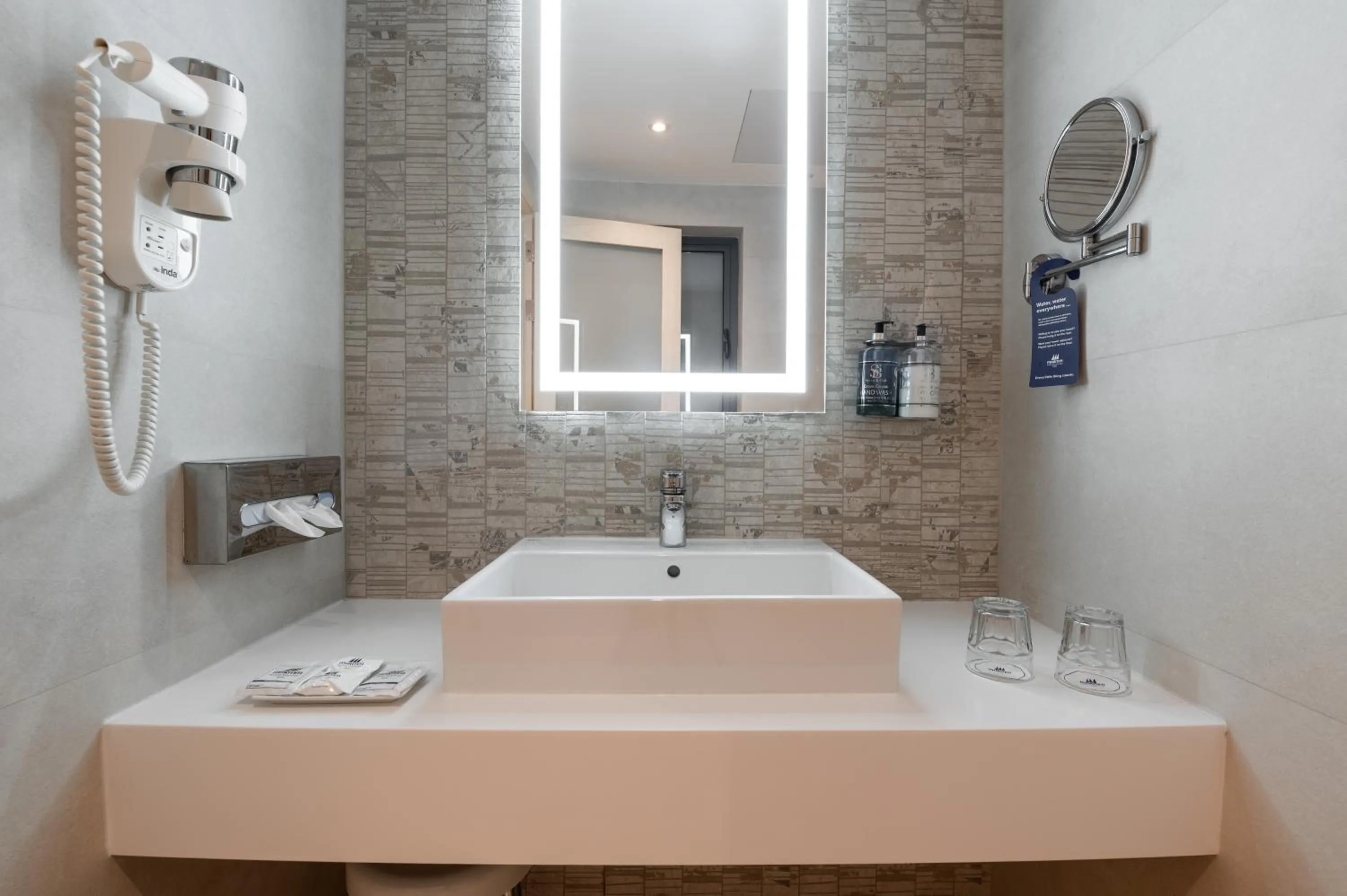 Bathroom in Maritim Antonine Hotel & Spa